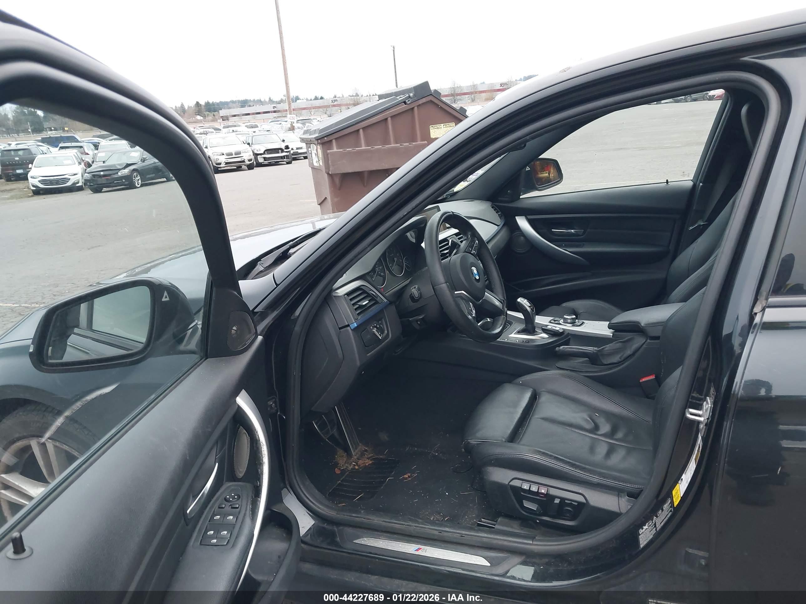 BMW 328I image 5
