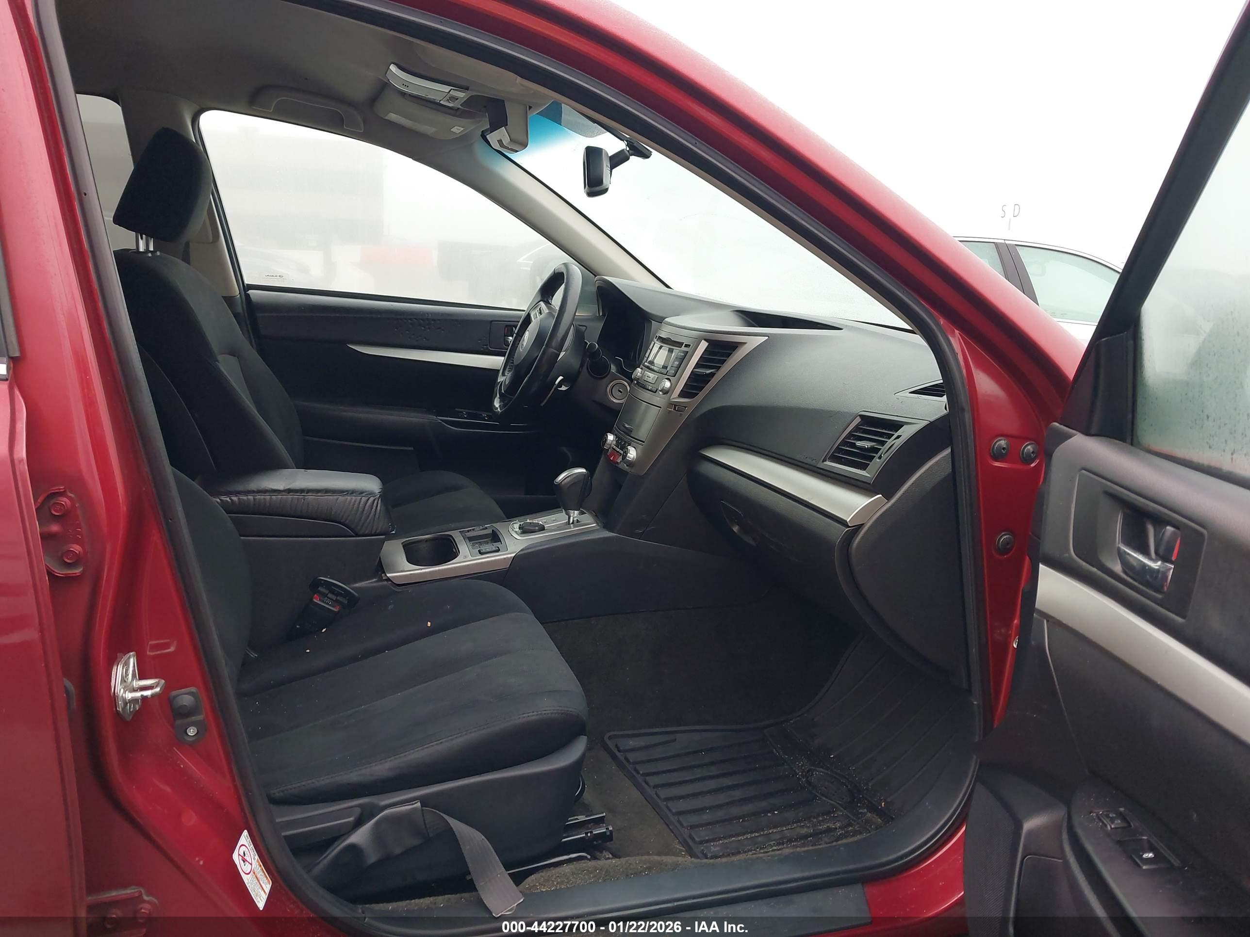 SUBARU OUTBACK image 5