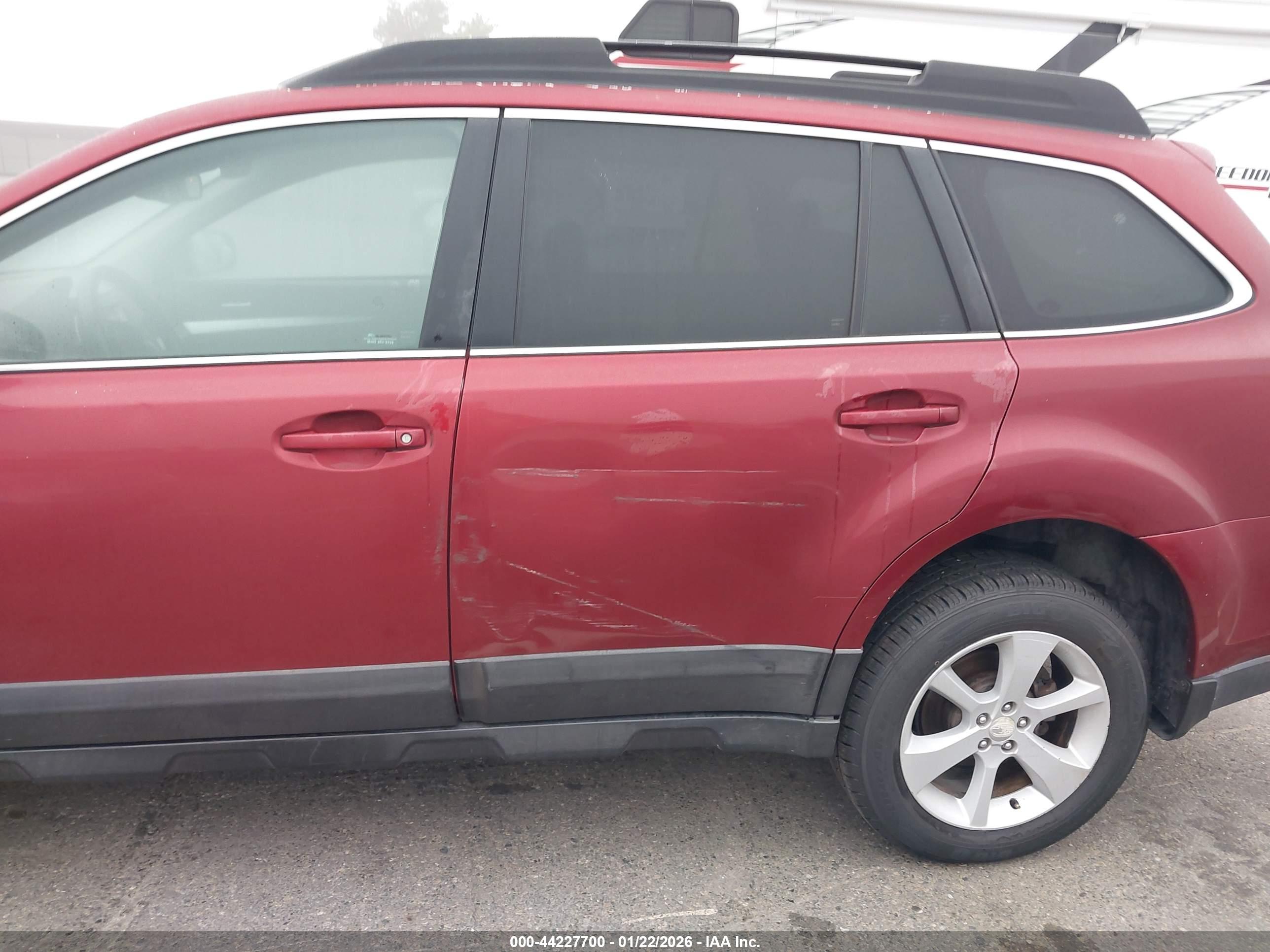 SUBARU OUTBACK image 6