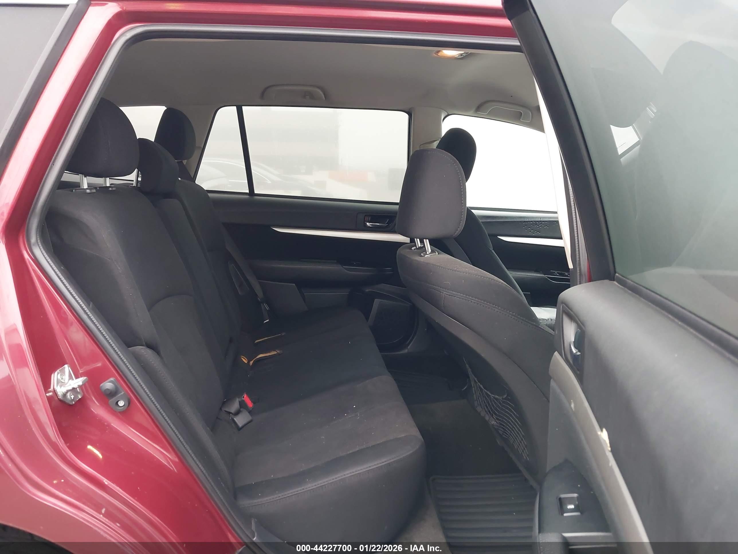 SUBARU OUTBACK image 8