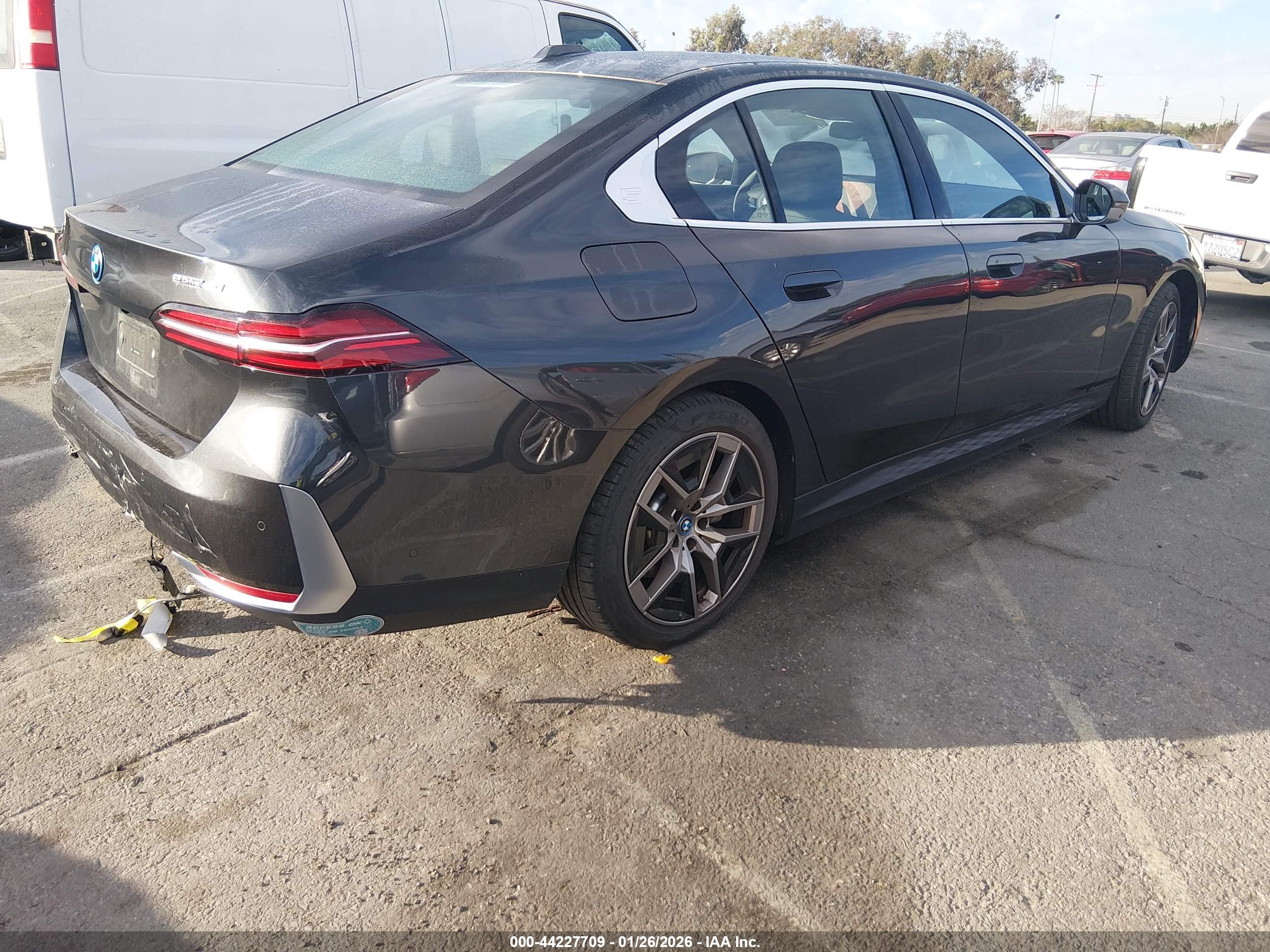 BMW I5 image 4