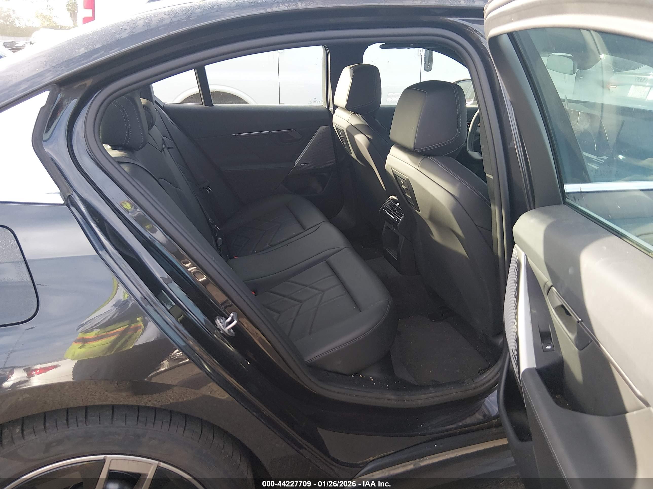 BMW I5 image 8