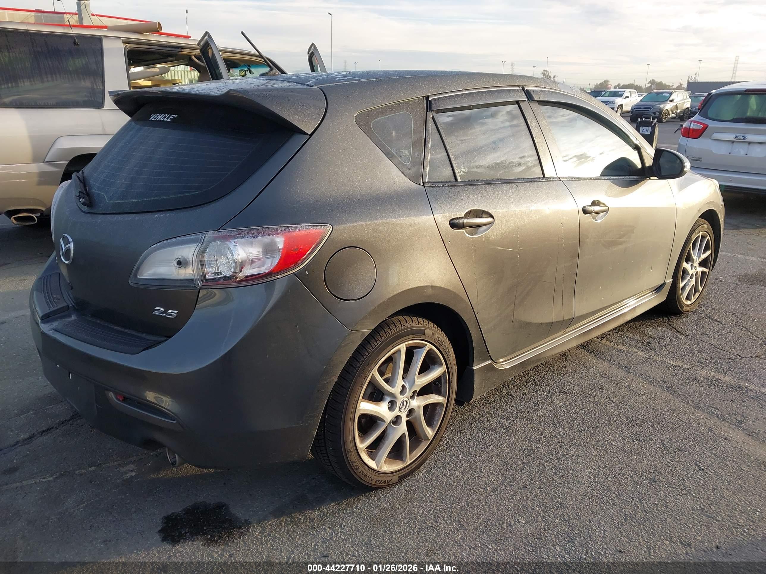 MAZDA MAZDA3 image 4