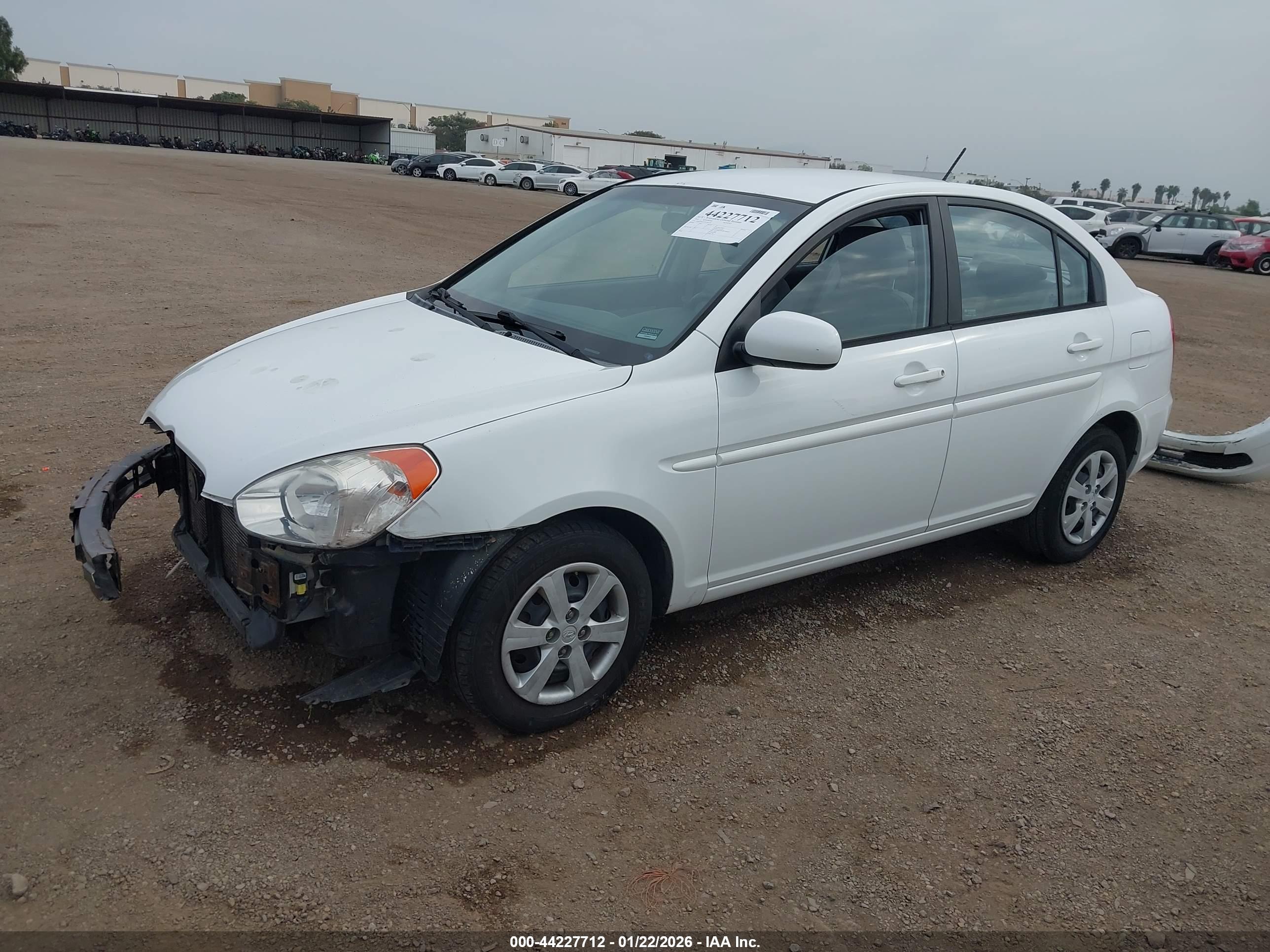 HYUNDAI ACCENT image 2