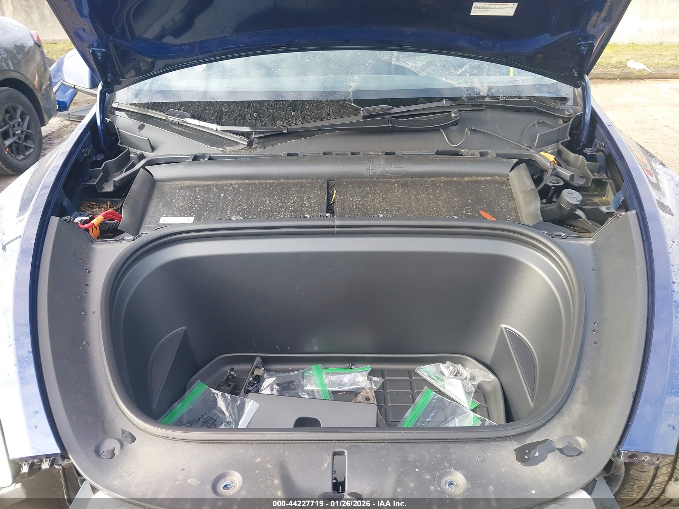 TESLA MODEL image 10