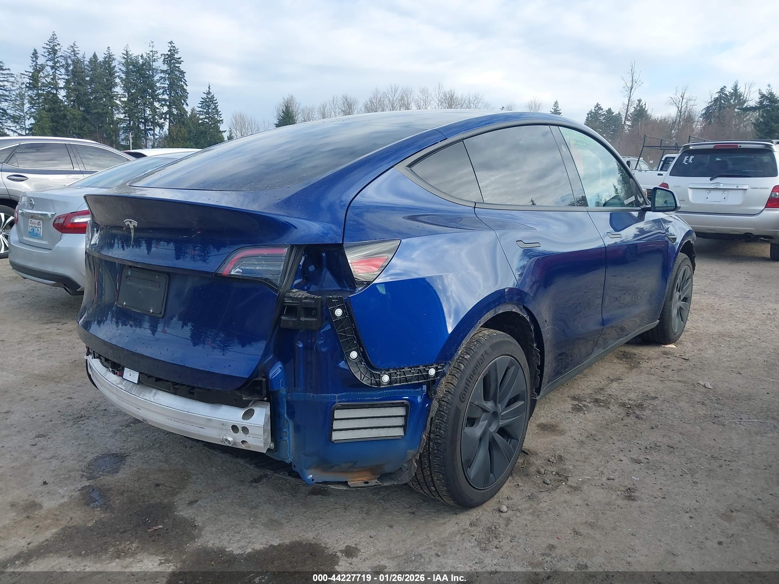 TESLA MODEL image 4