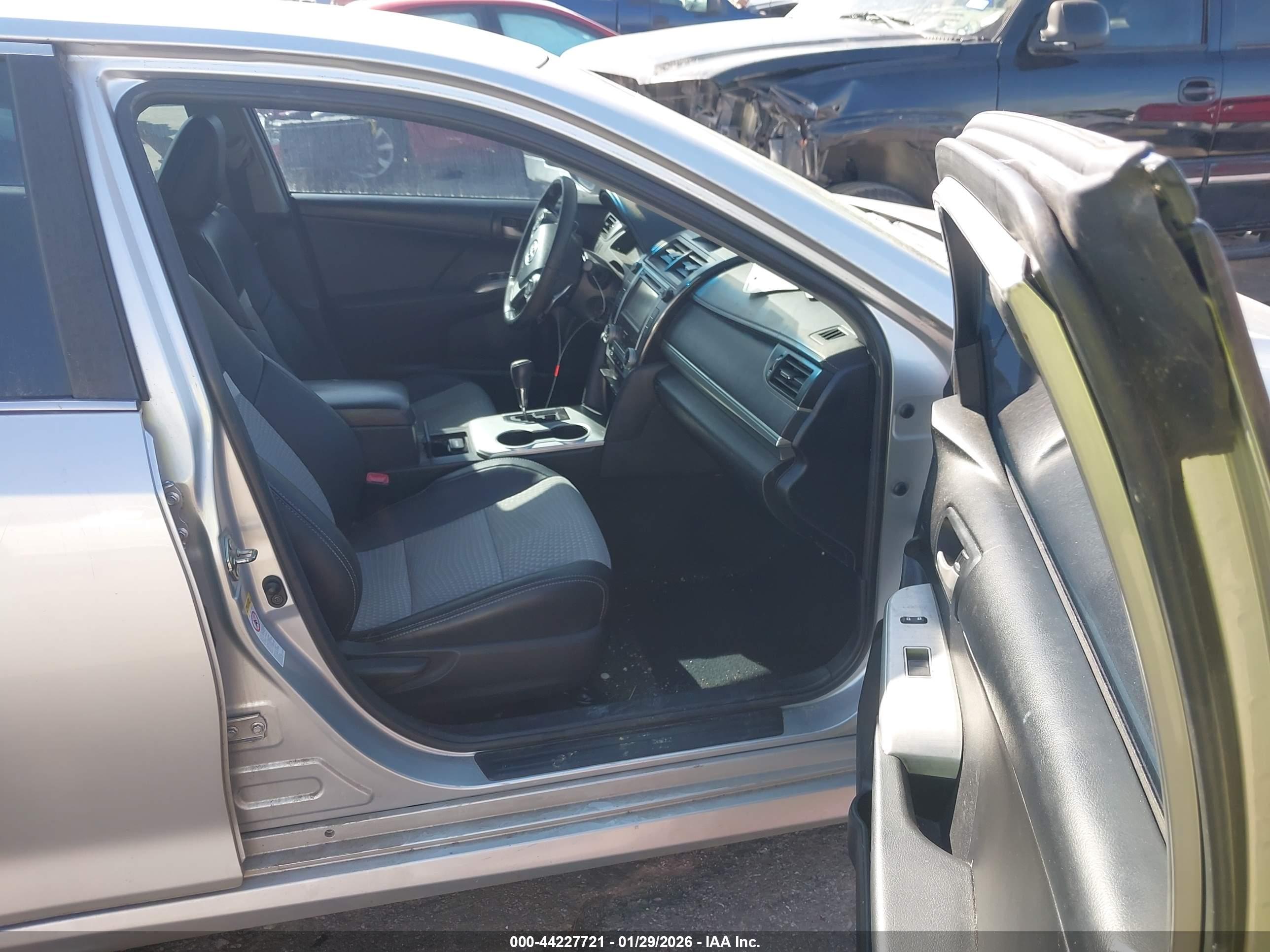 TOYOTA CAMRY image 5