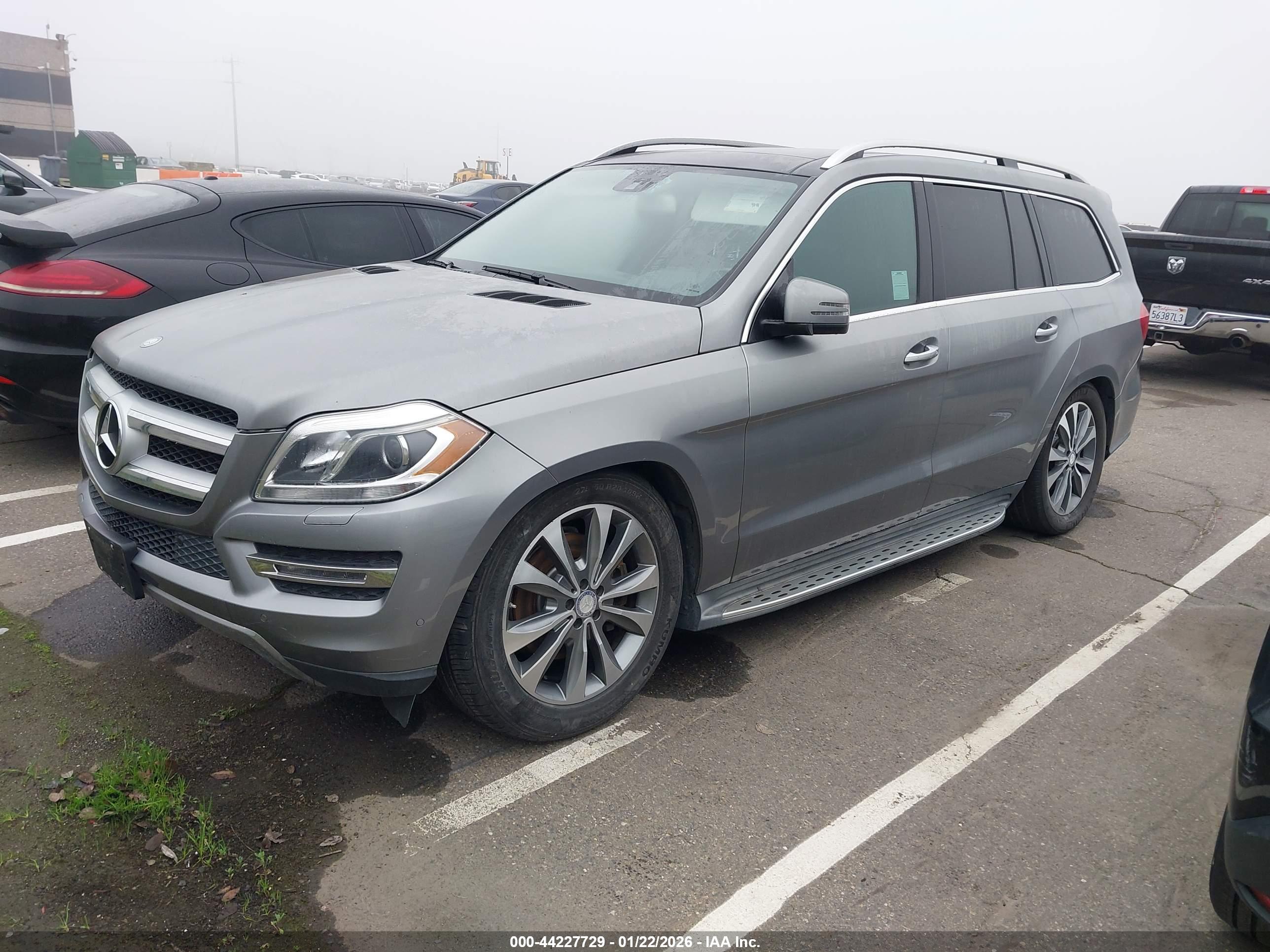 MERCEDES-BENZ GL image 2