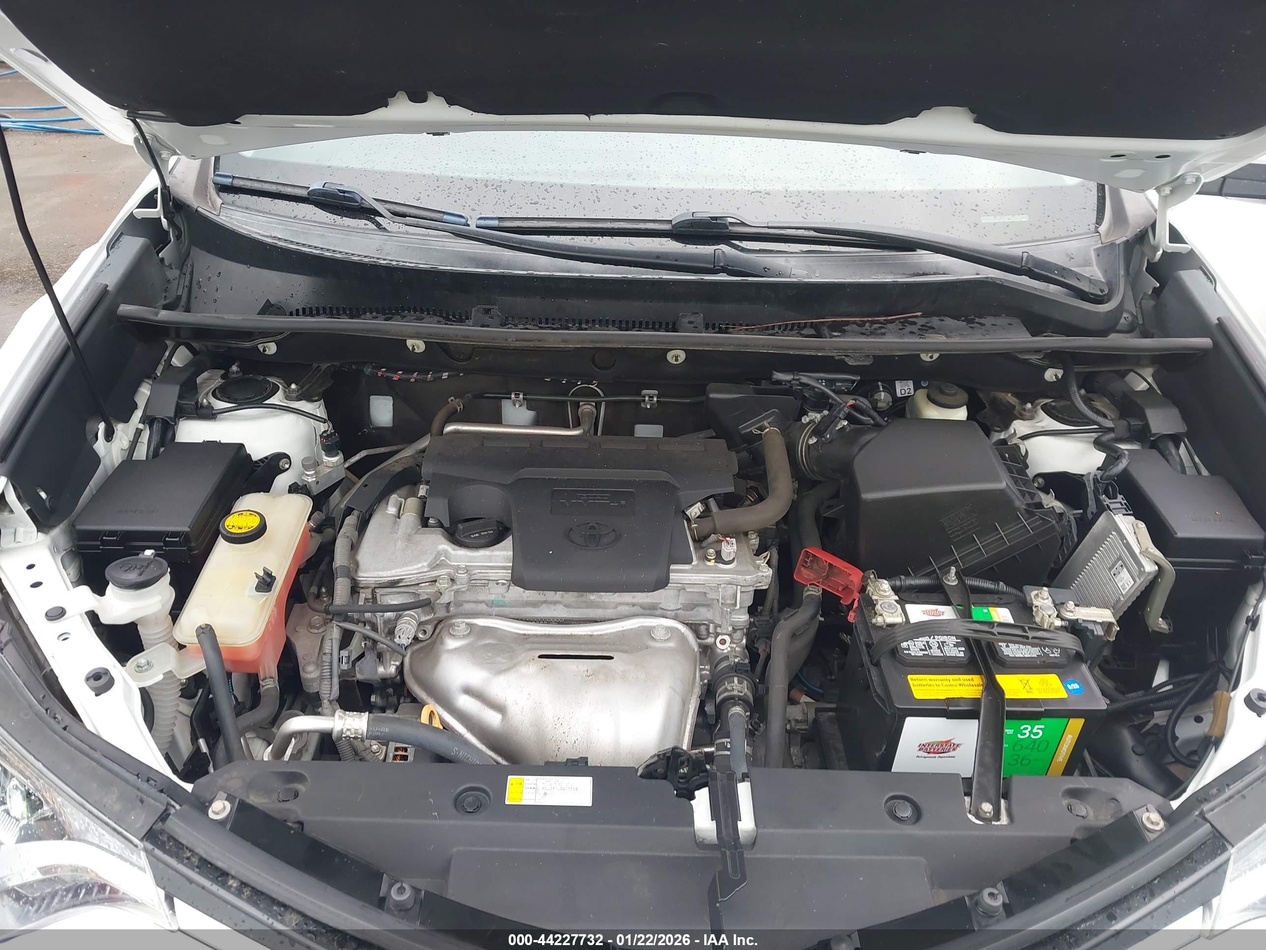 TOYOTA RAV4 image 10