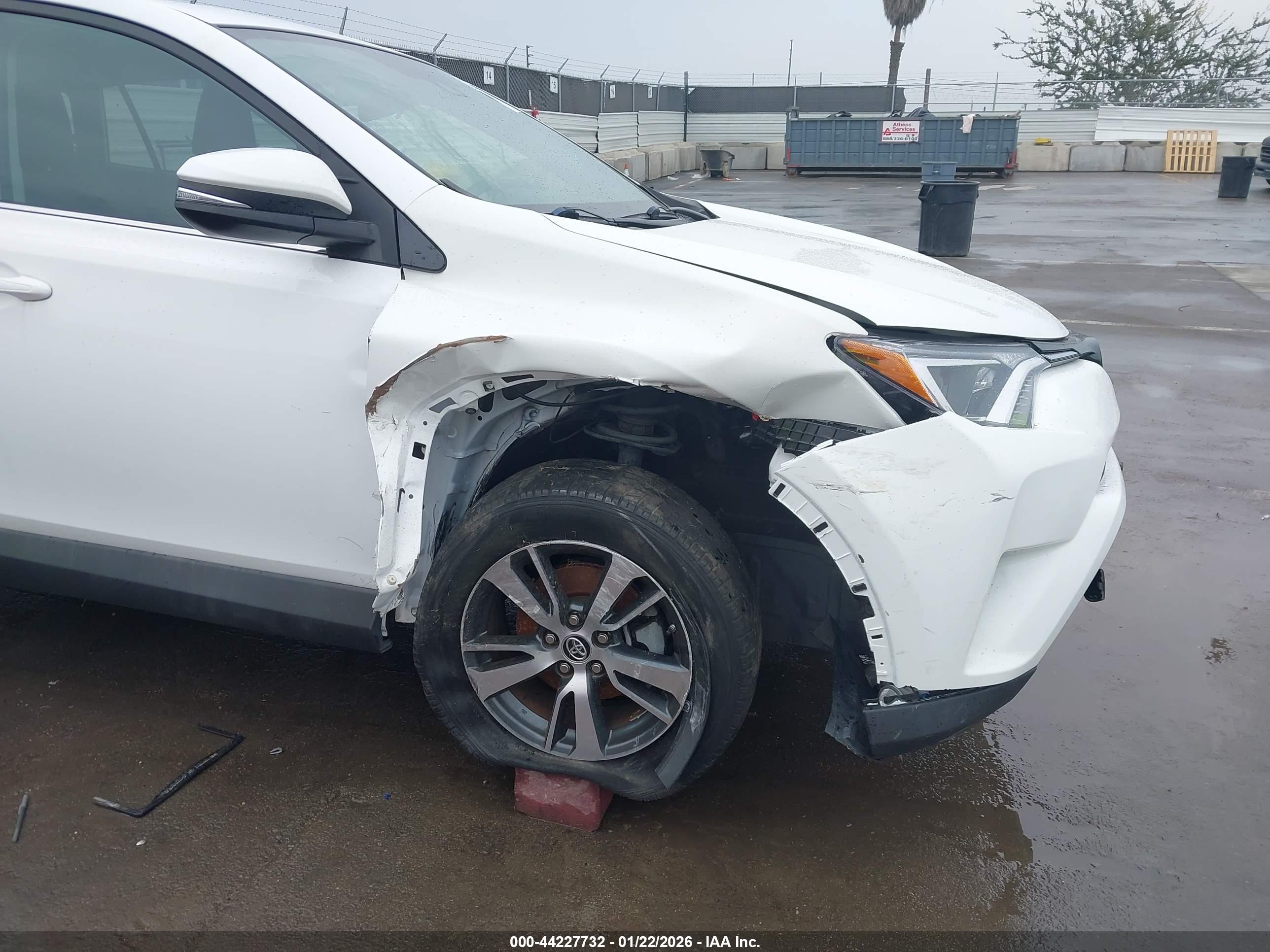 TOYOTA RAV4 image 6