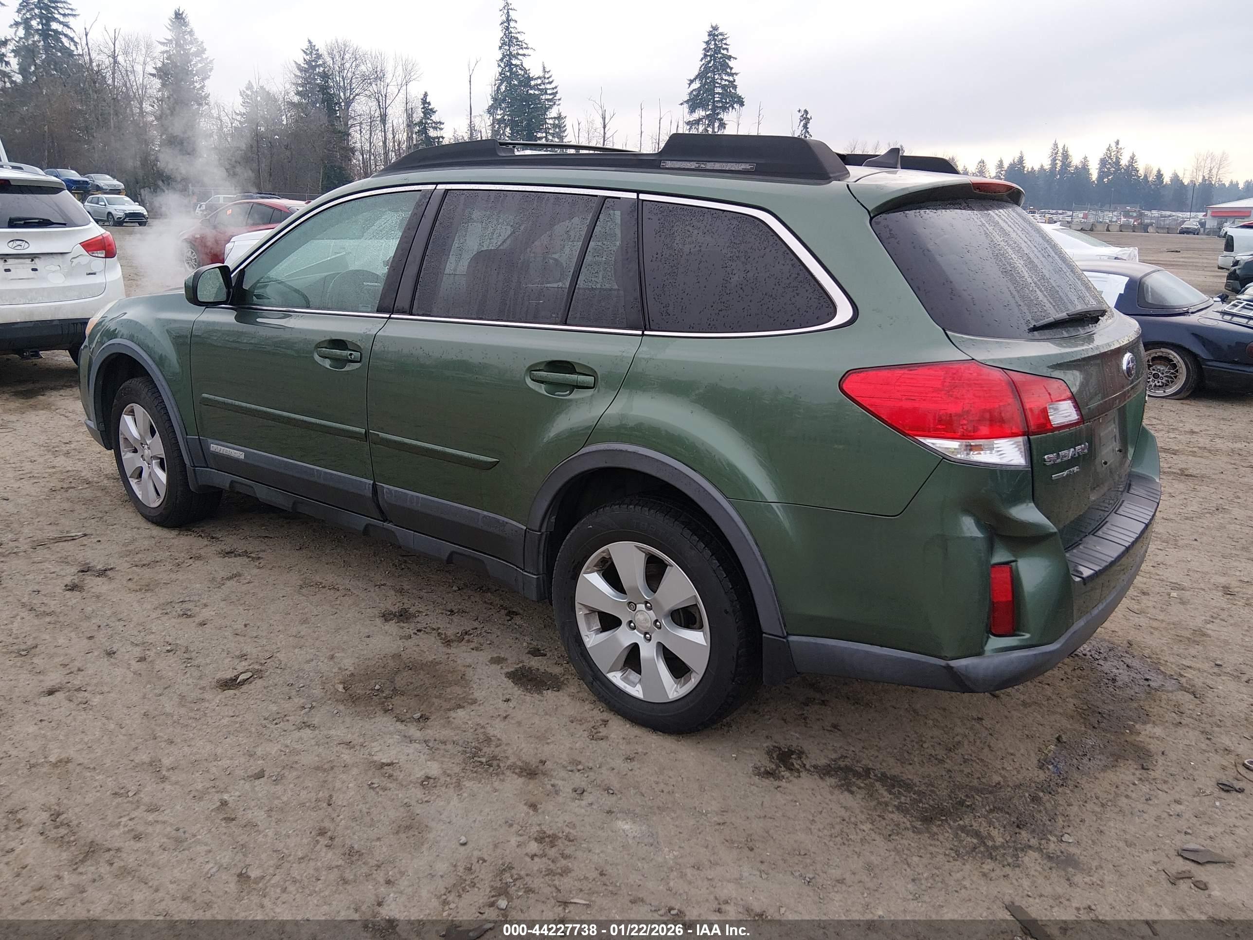 SUBARU OUTBACK image 3