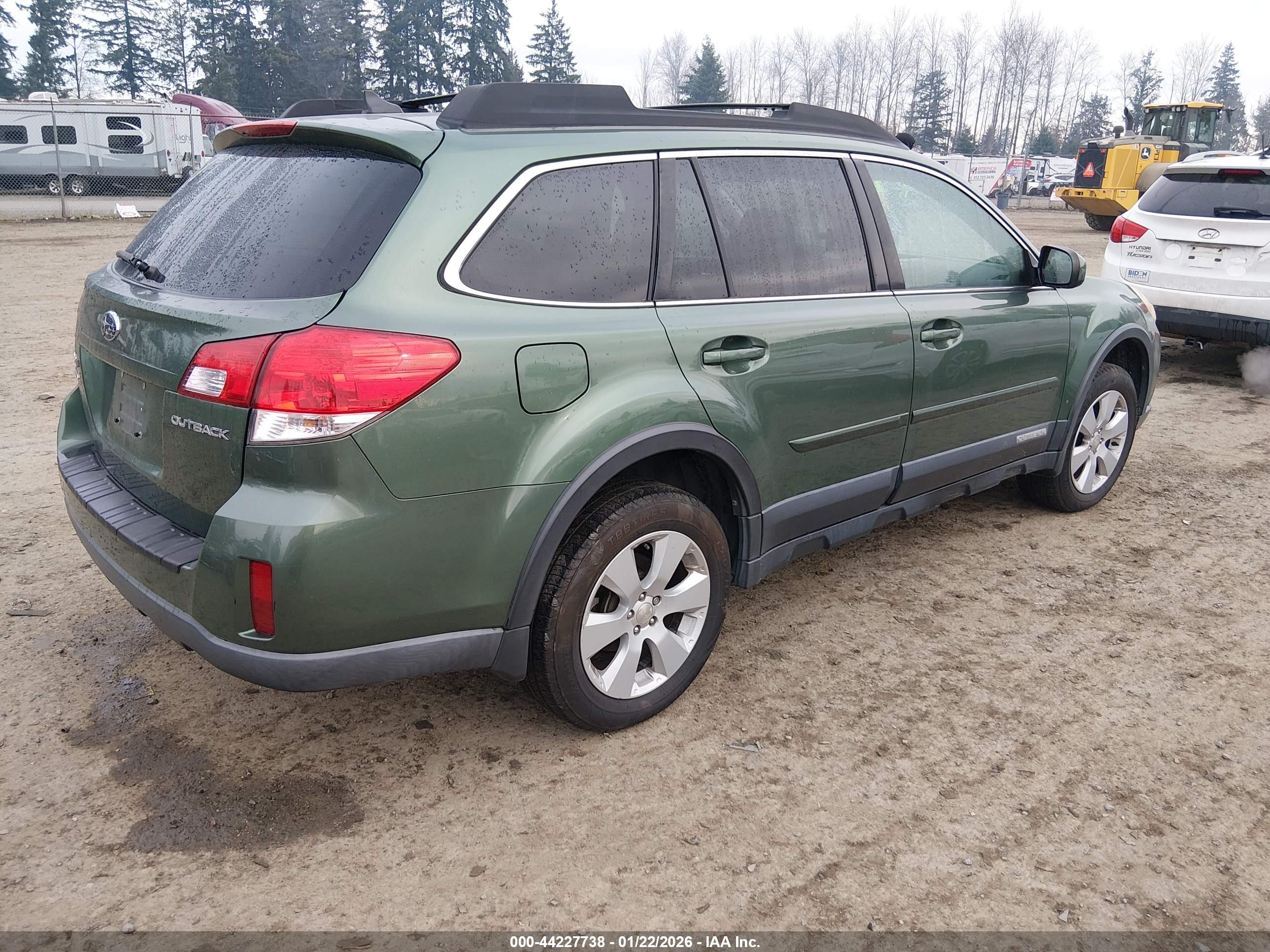 SUBARU OUTBACK image 4