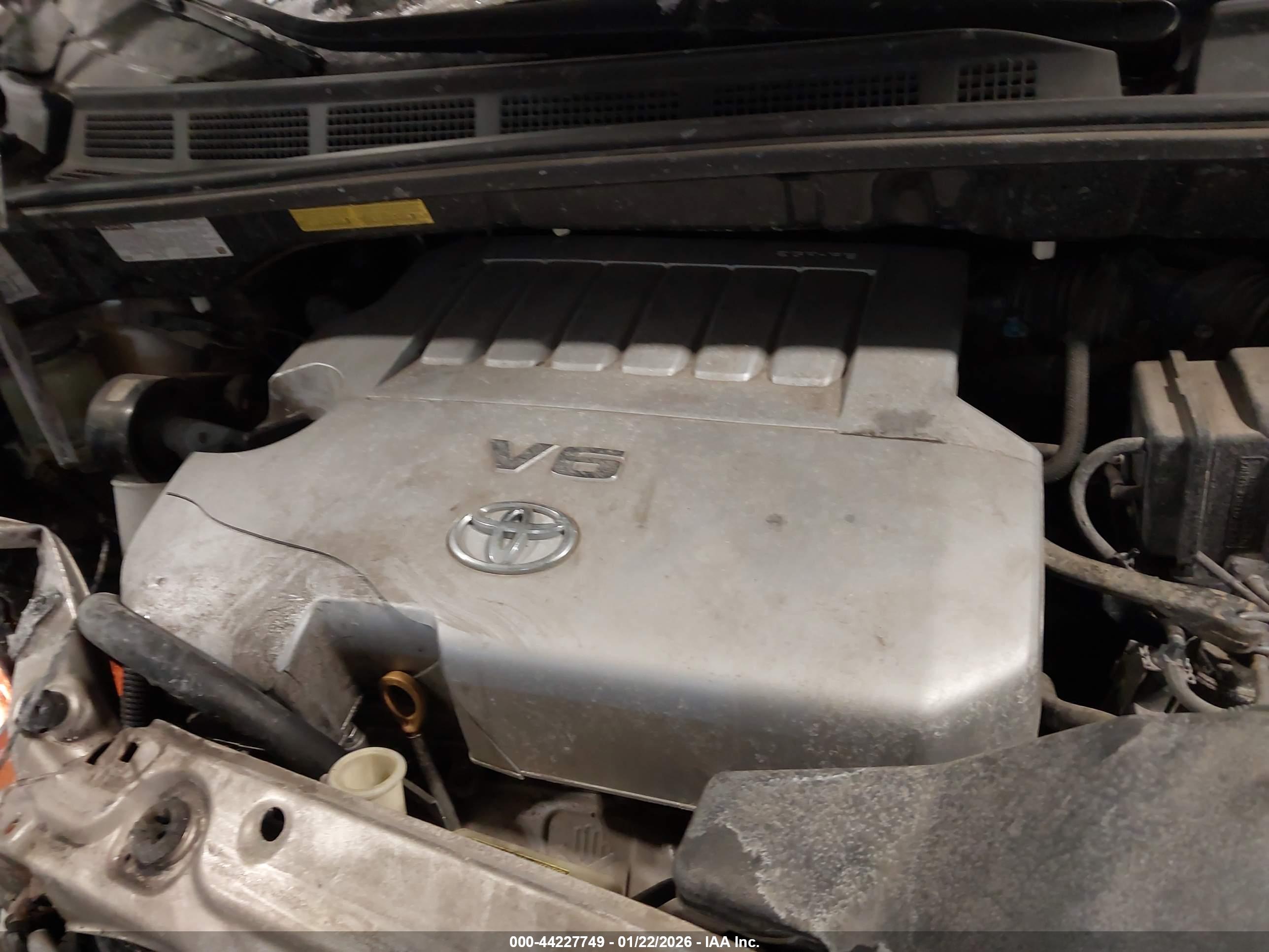 TOYOTA SIENNA image 10