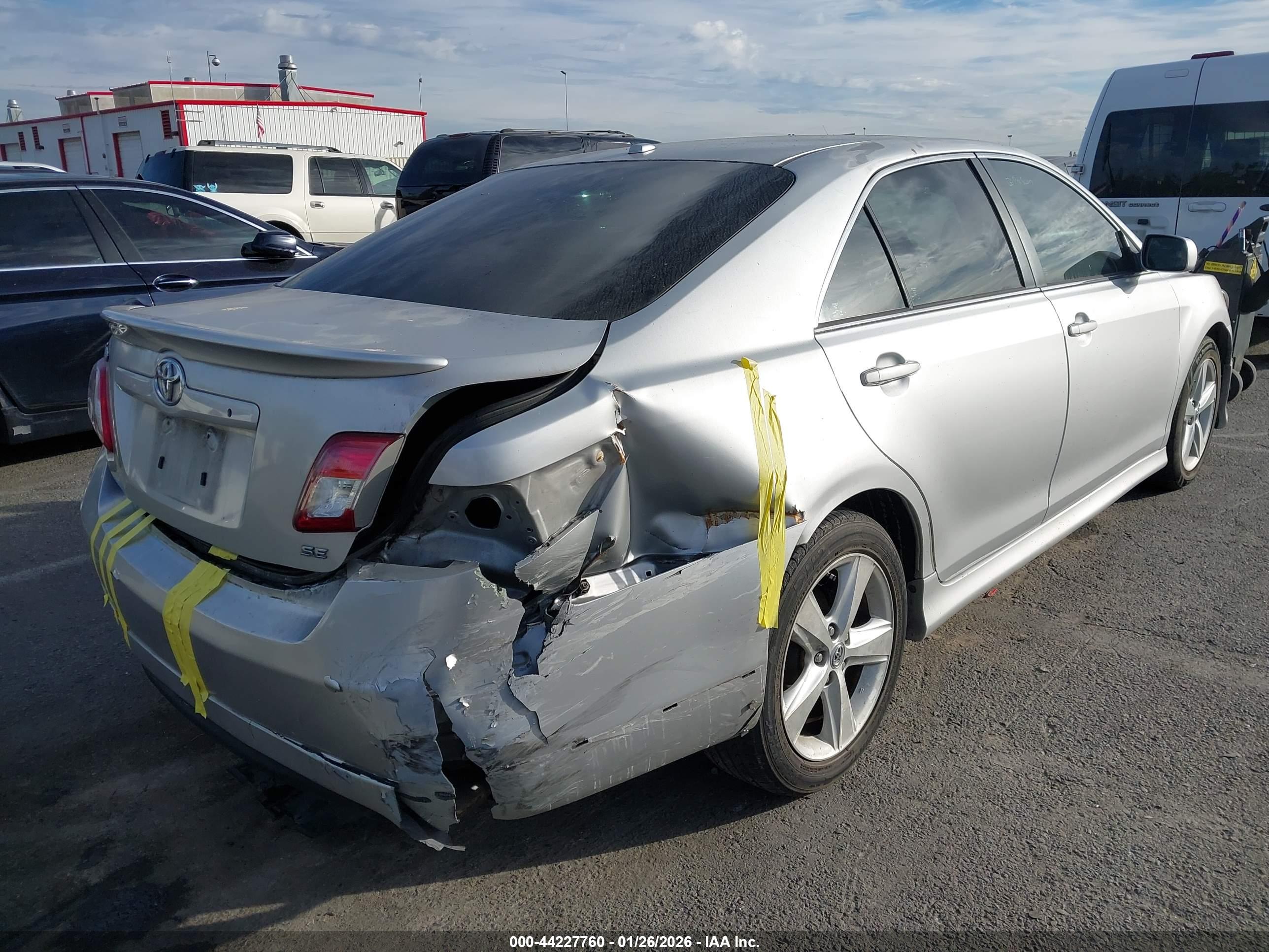 TOYOTA CAMRY image 4