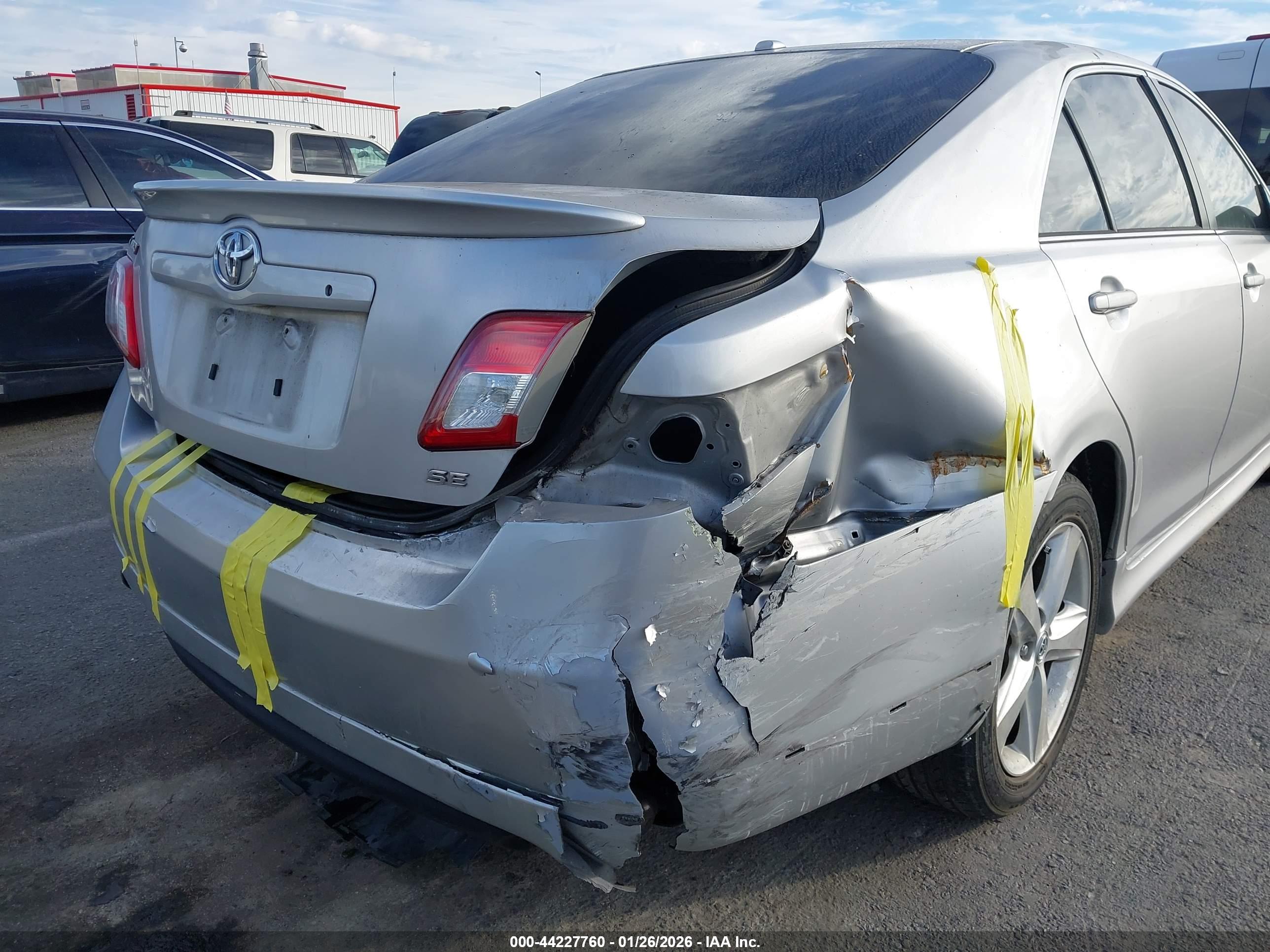 TOYOTA CAMRY image 6