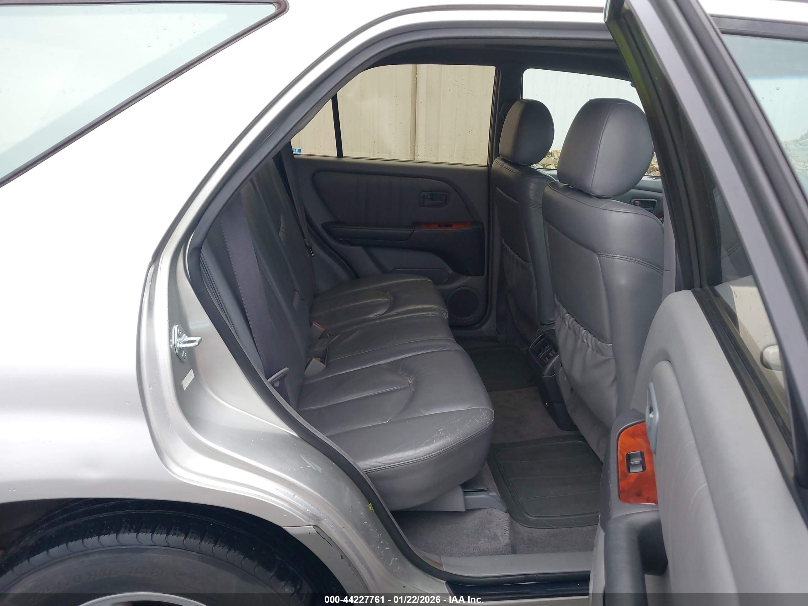 LEXUS RX image 8