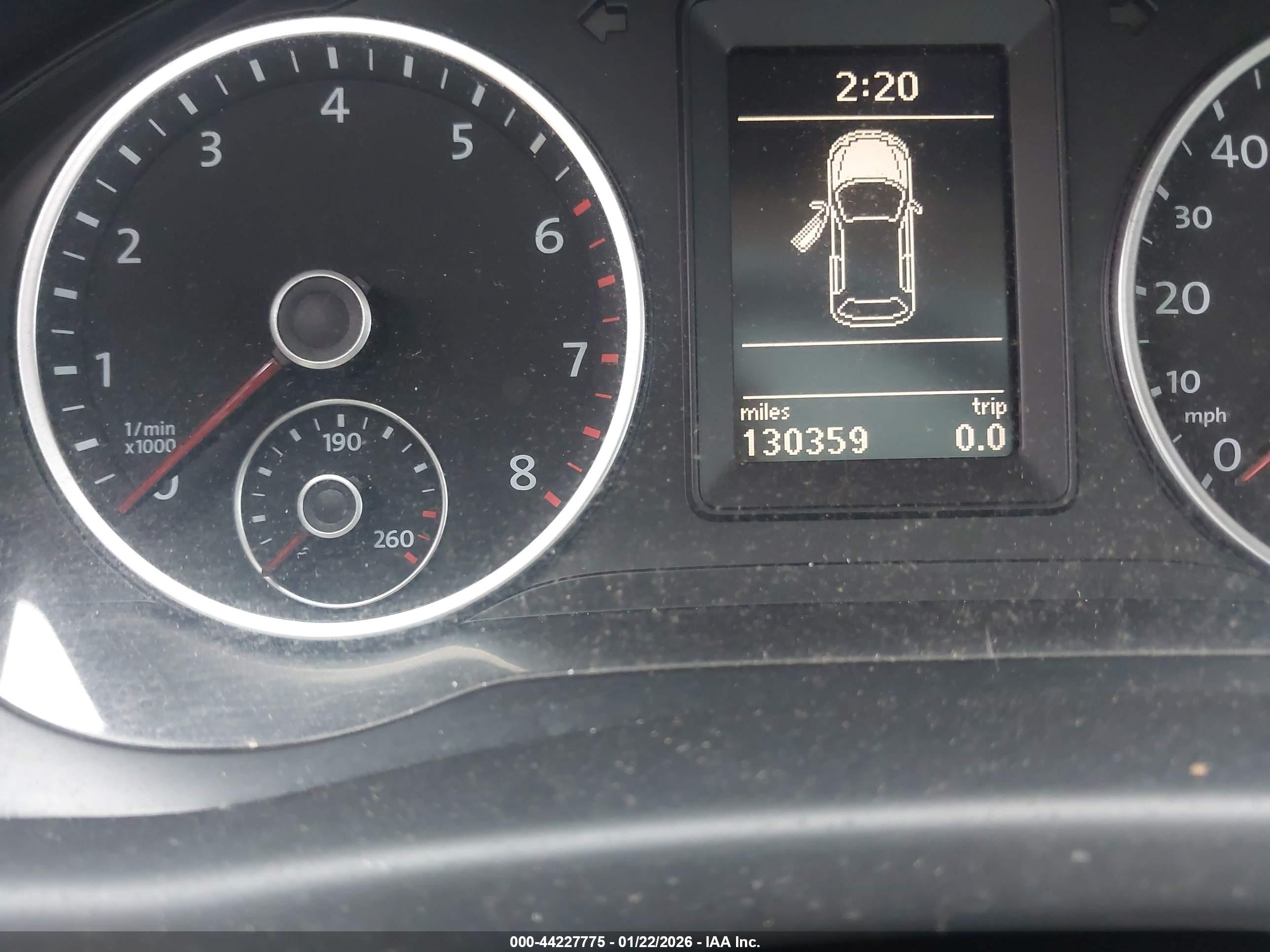 VOLKSWAGEN TIGUAN image 7