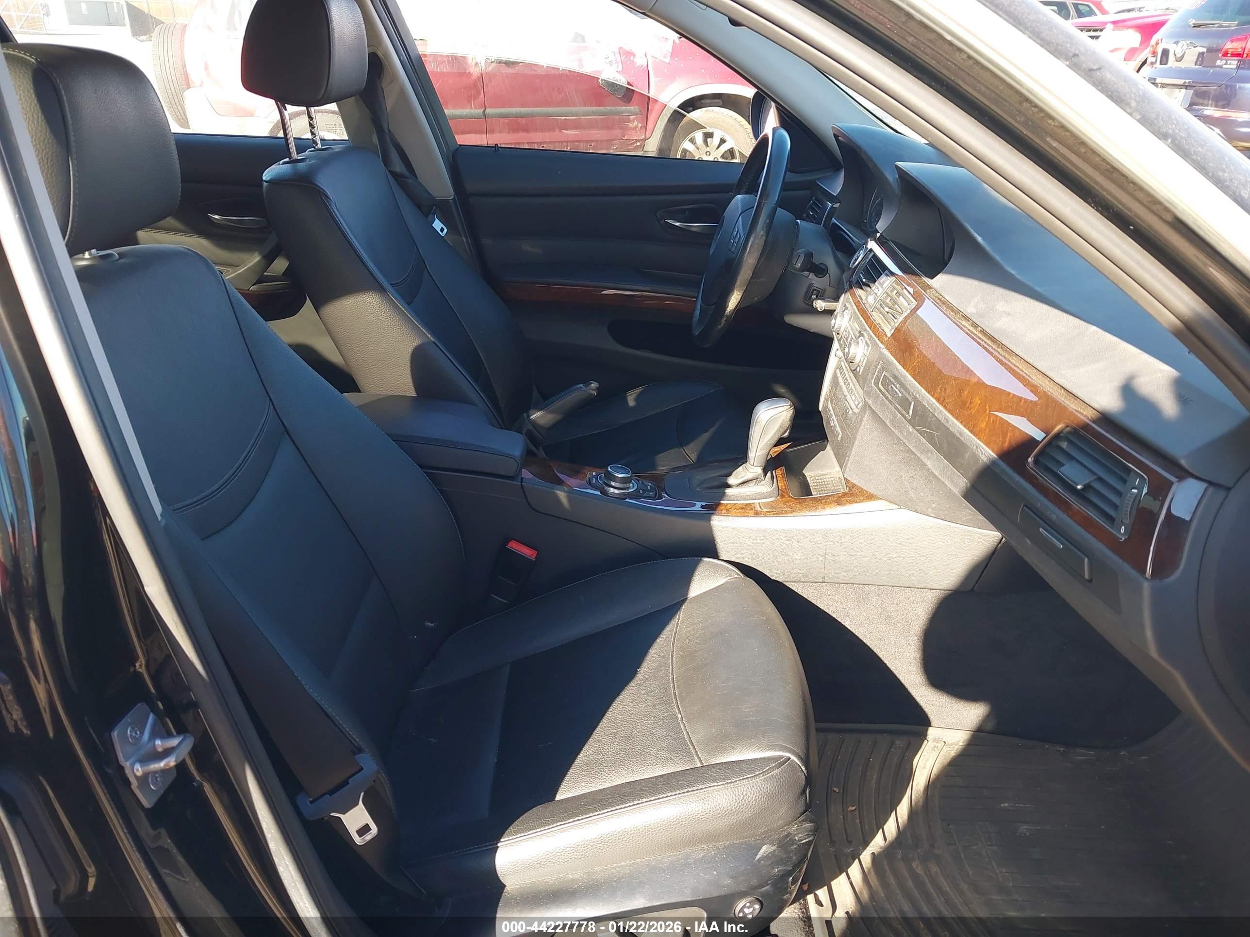 BMW 335I image 5