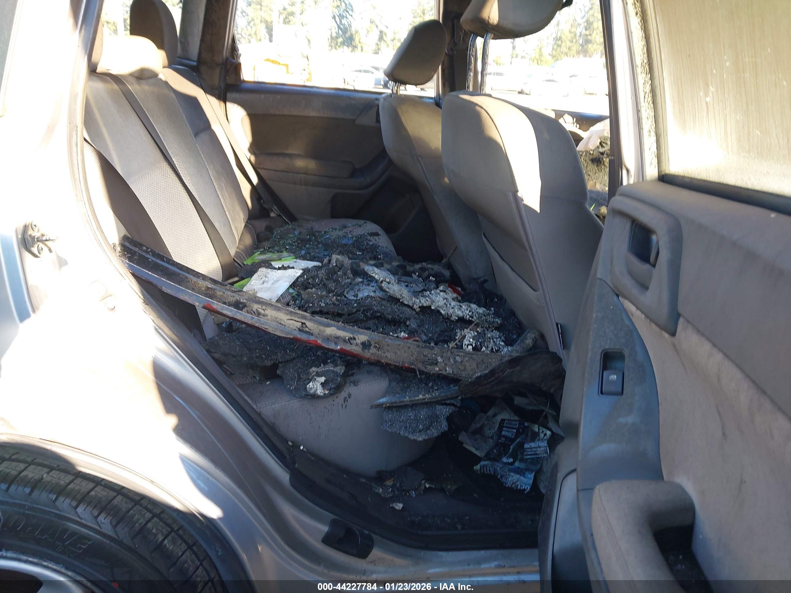 SUBARU FORESTER image 8