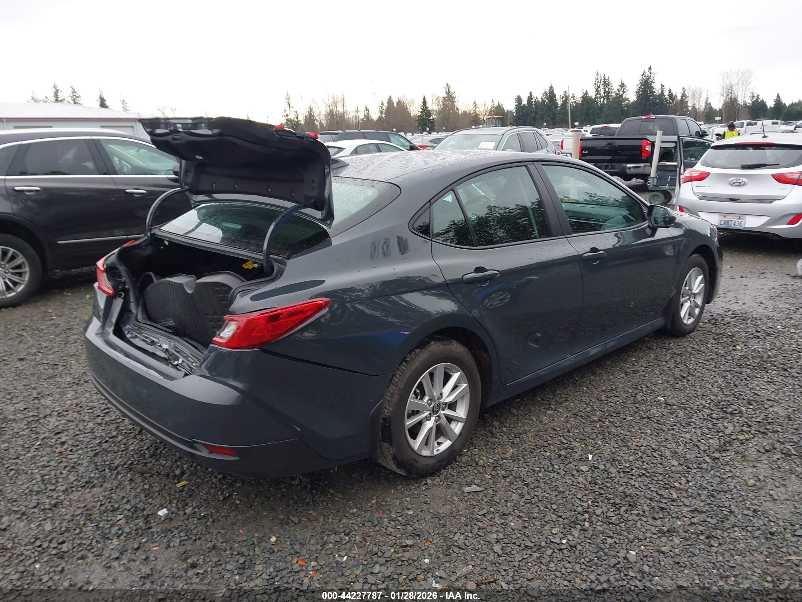 TOYOTA CAMRY image 4
