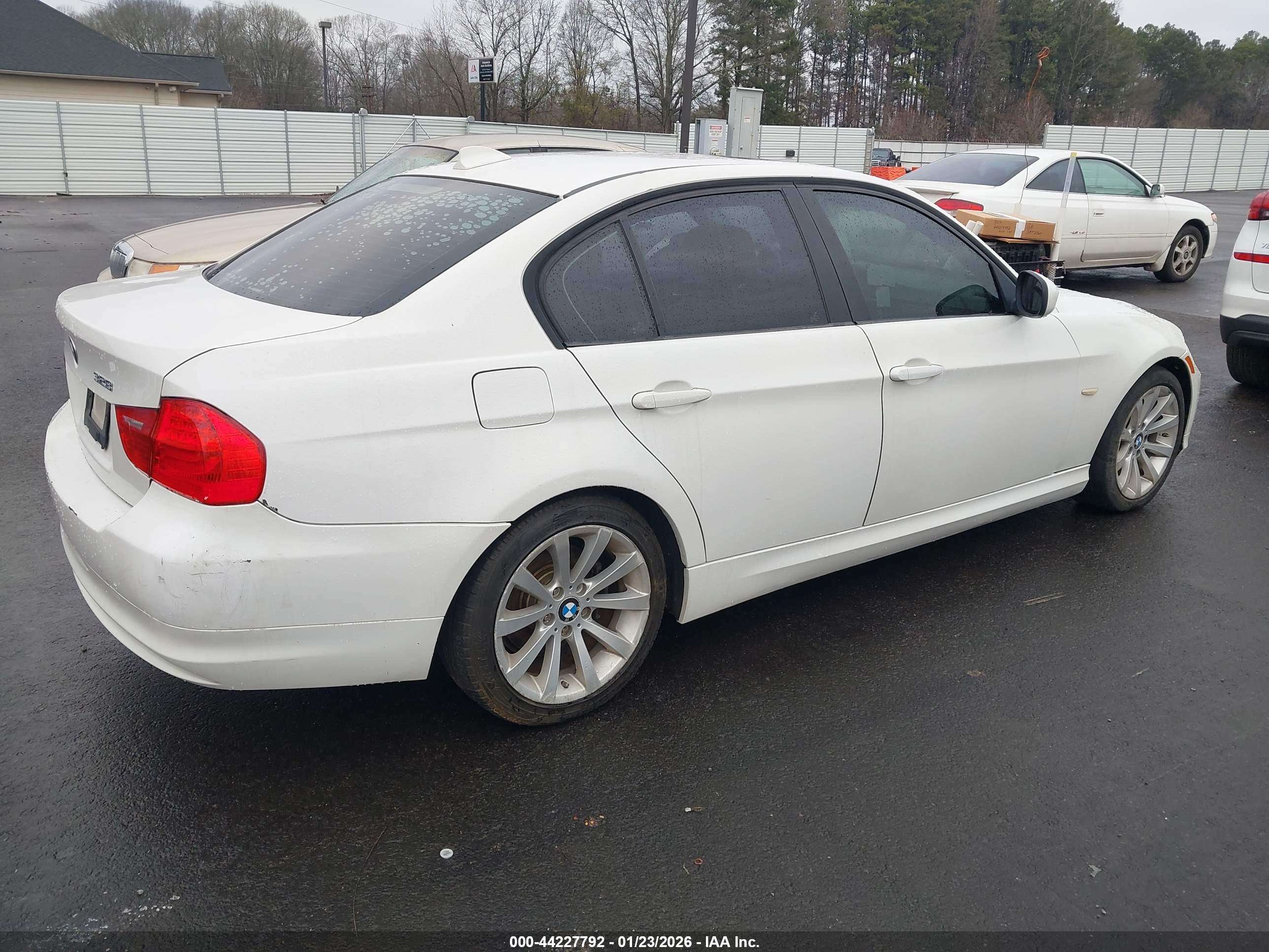 BMW 328I image 4