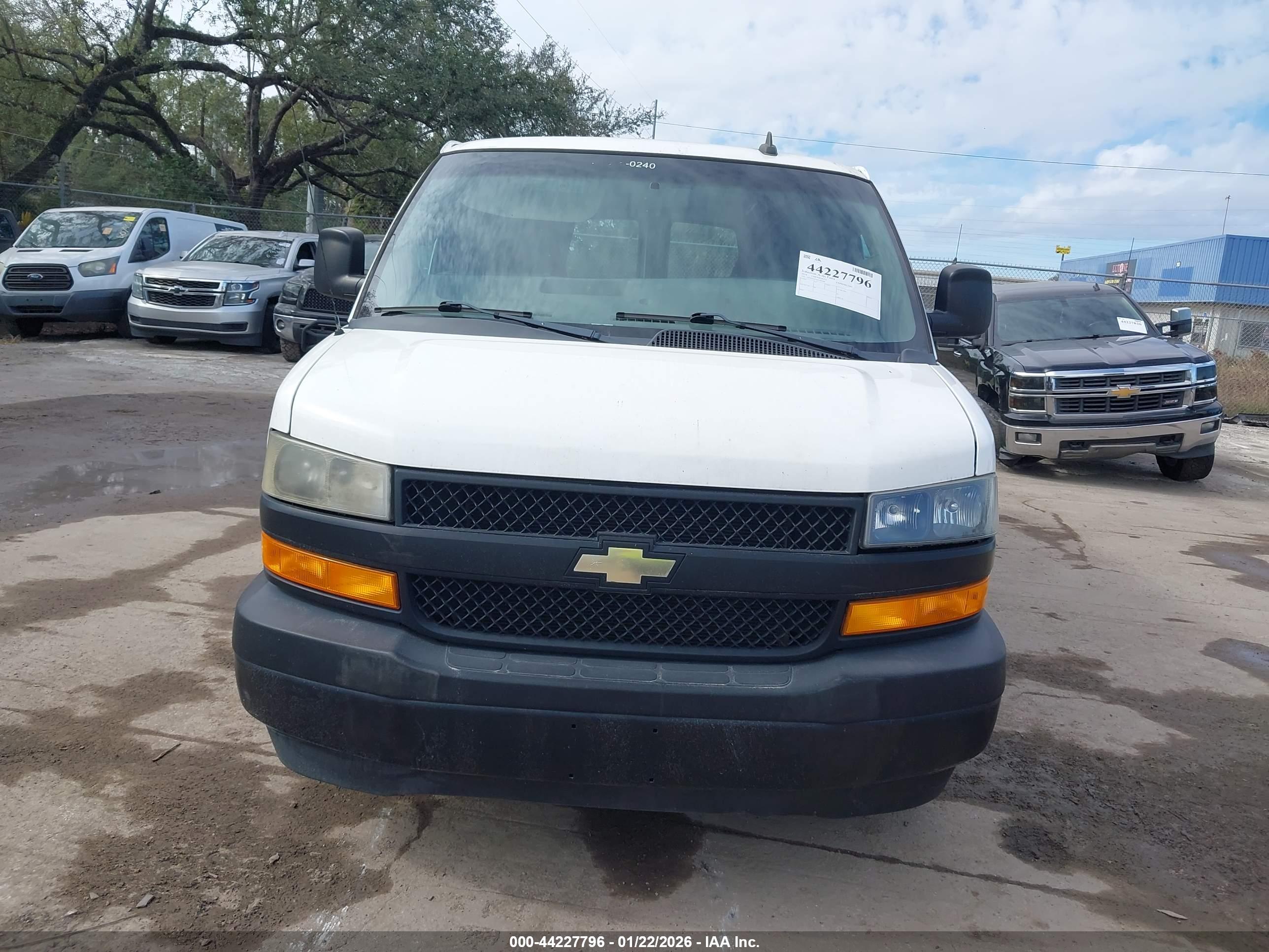 CHEVROLET EXPRESS image 6