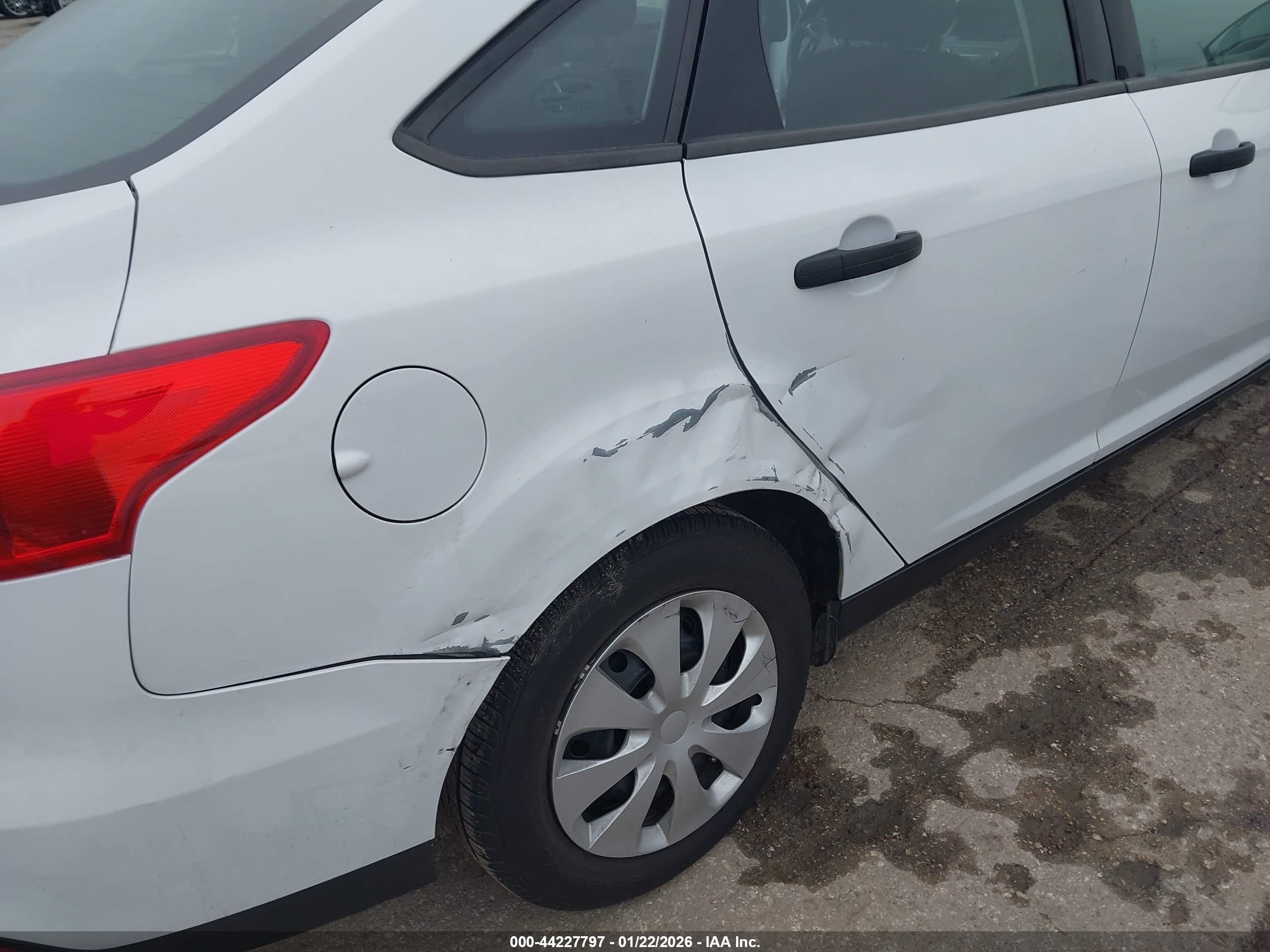 FORD FOCUS image 6