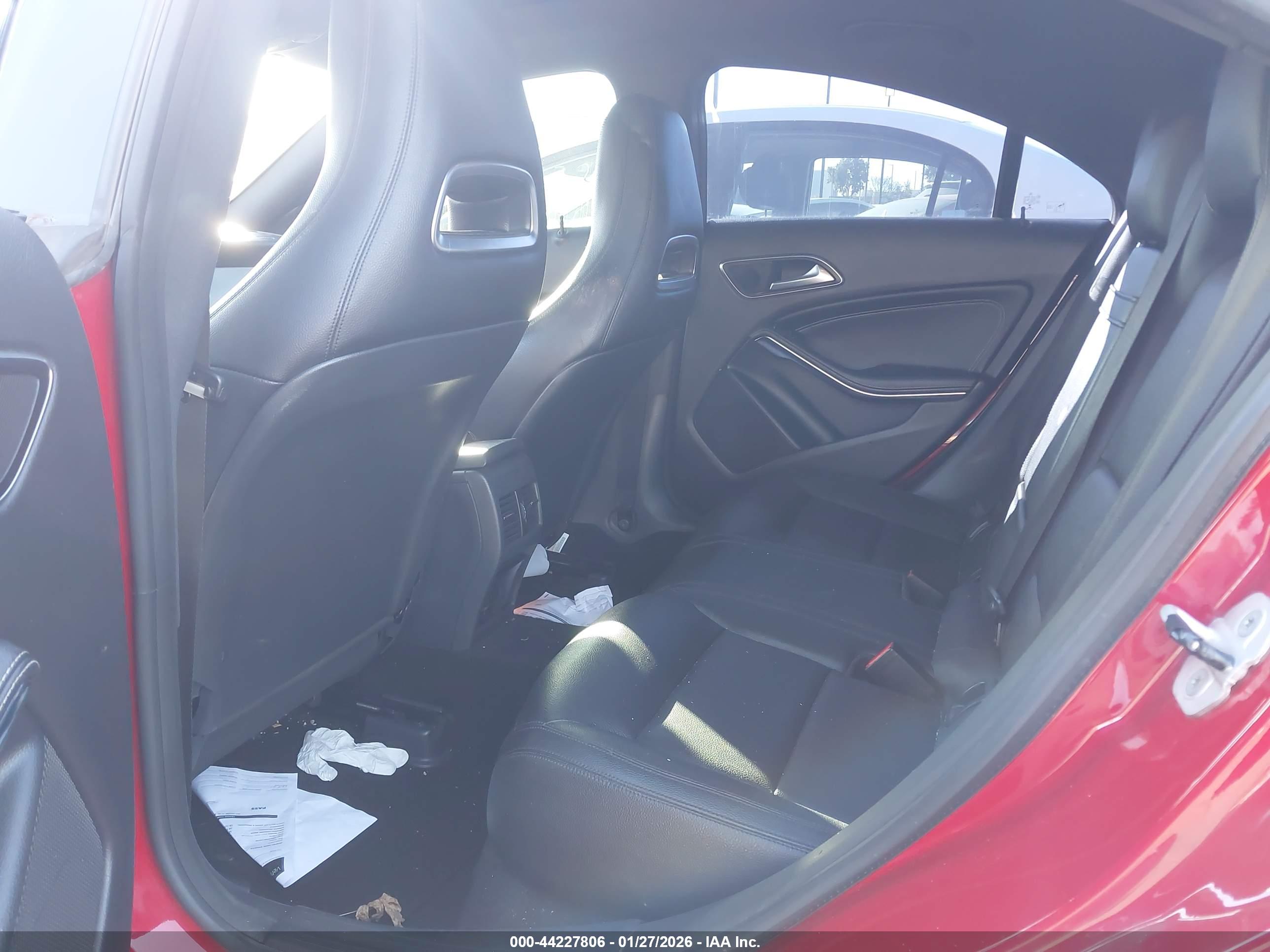 MERCEDES-BENZ CLA image 8