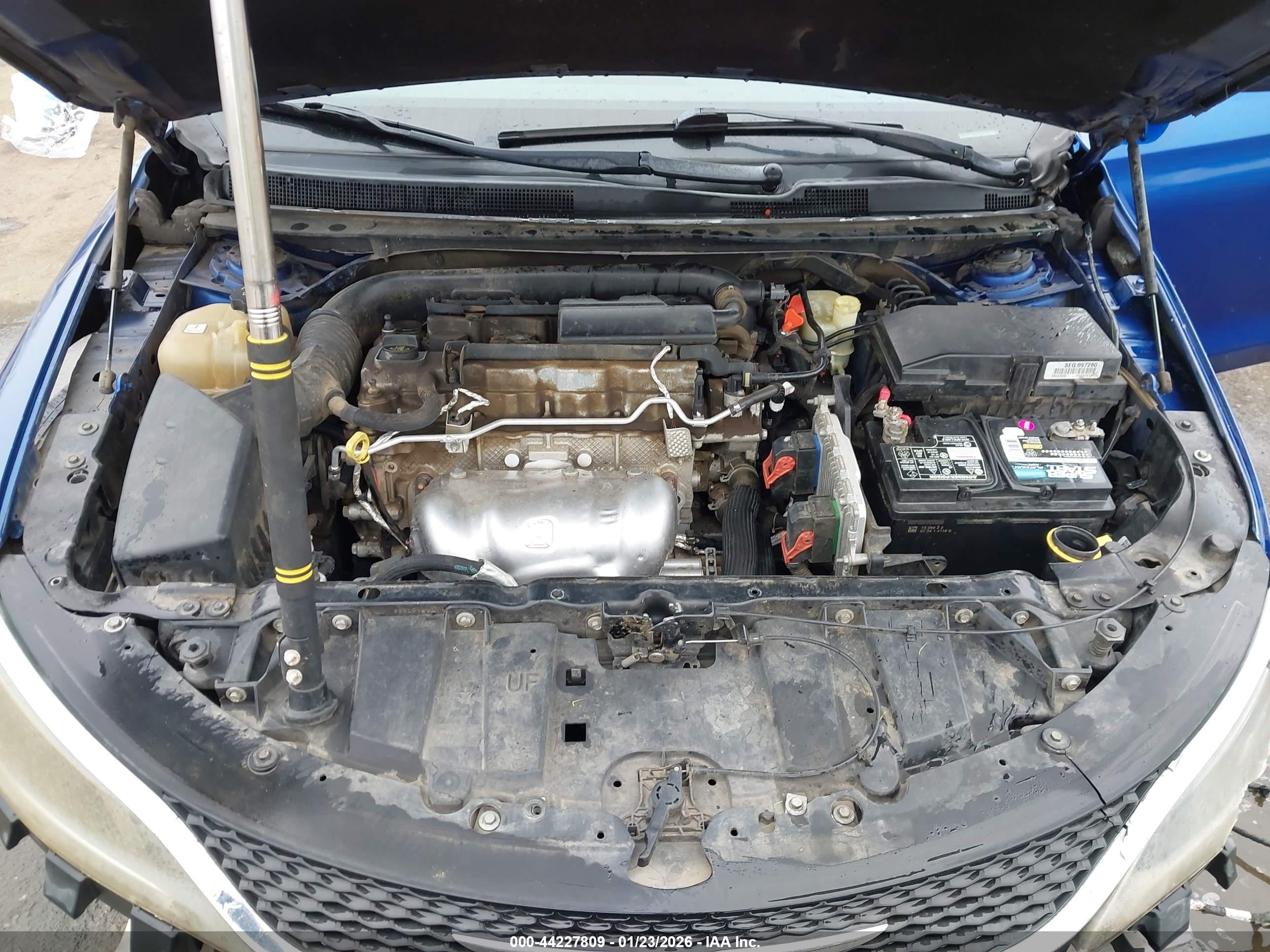 CHRYSLER 200 image 10