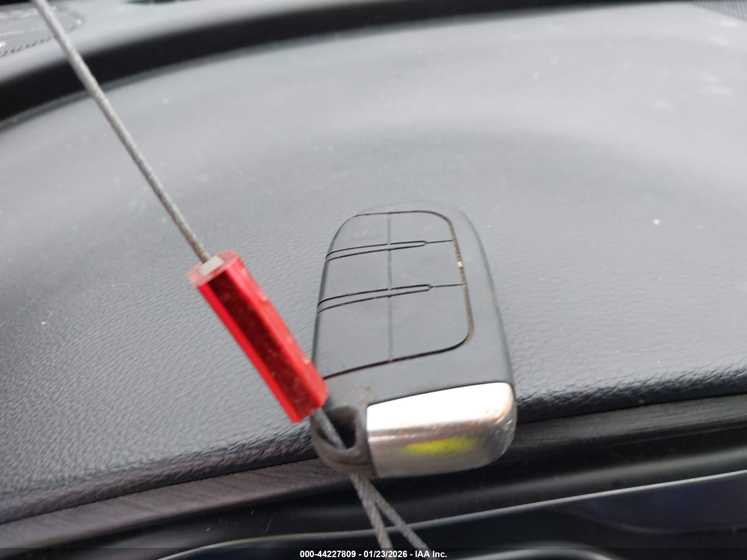 CHRYSLER 200 image 11