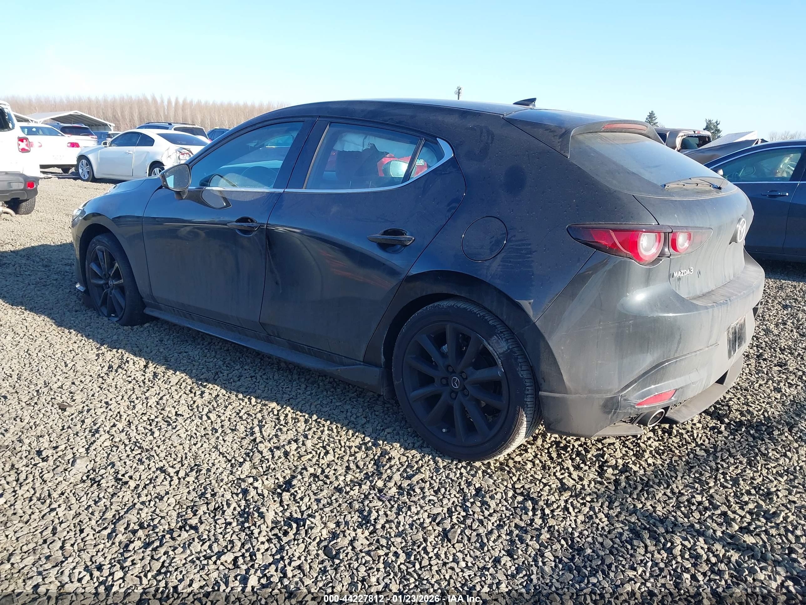 MAZDA MAZDA3 image 3