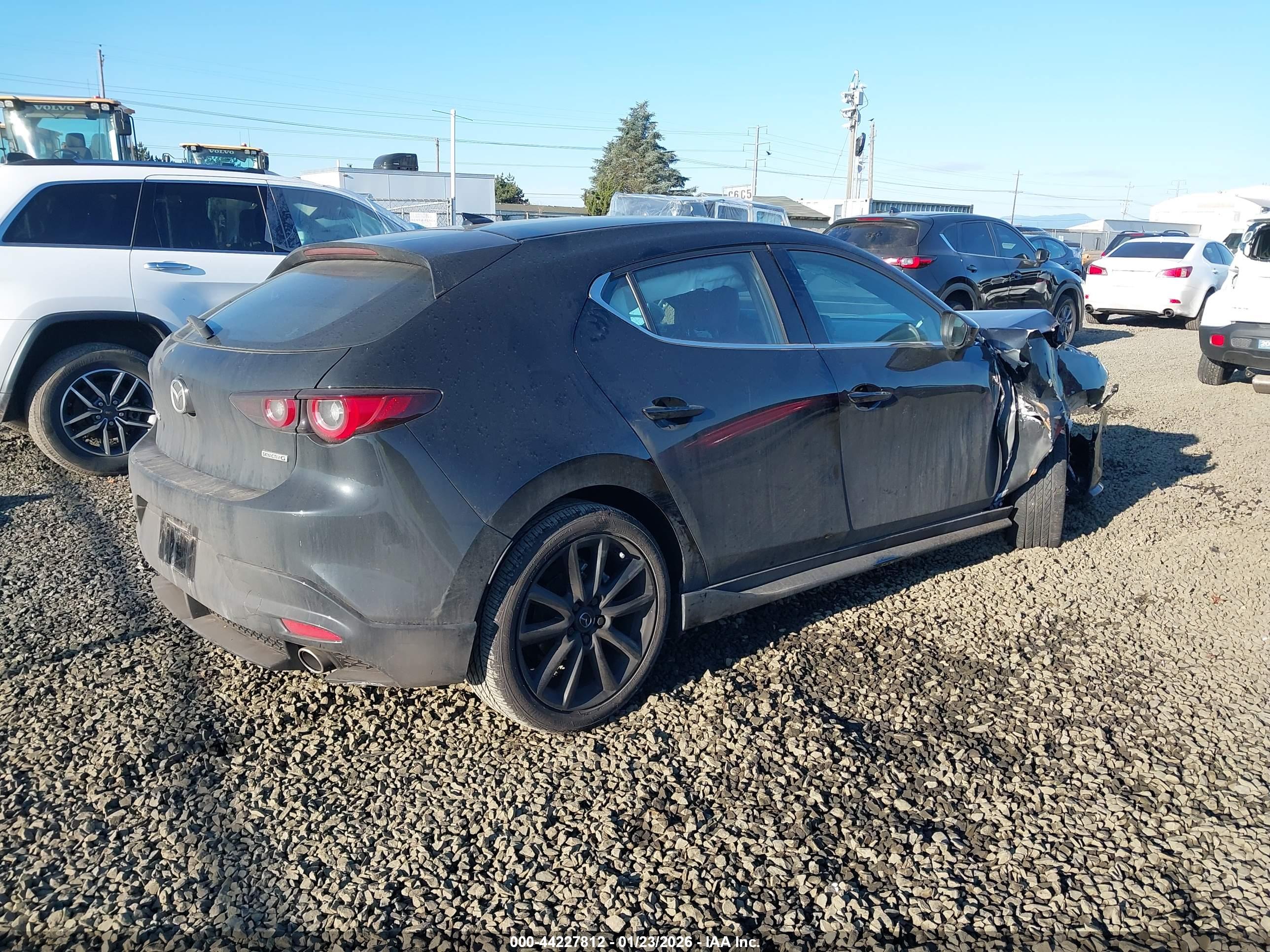 MAZDA MAZDA3 image 4