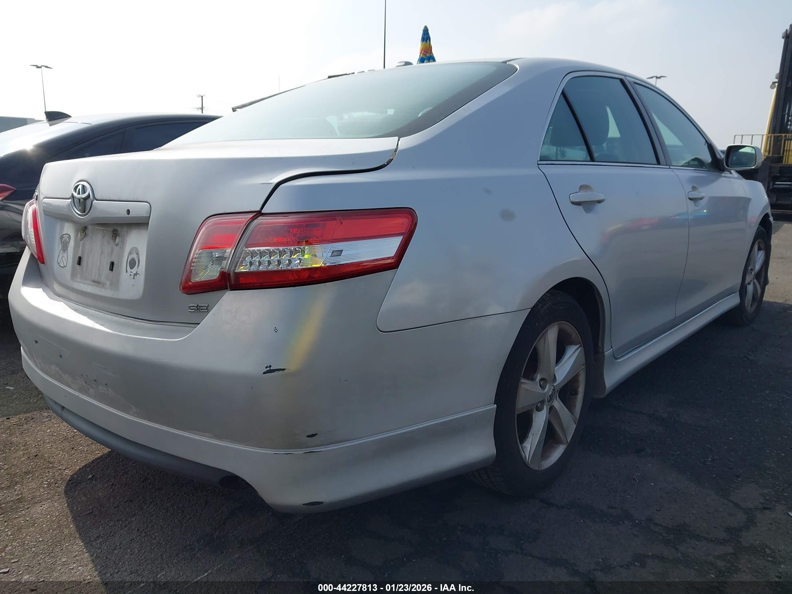 TOYOTA CAMRY image 4