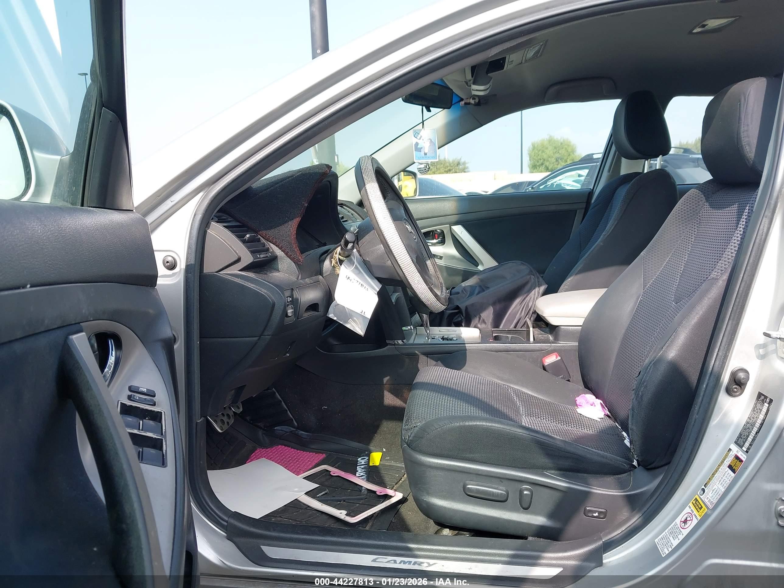 TOYOTA CAMRY image 5