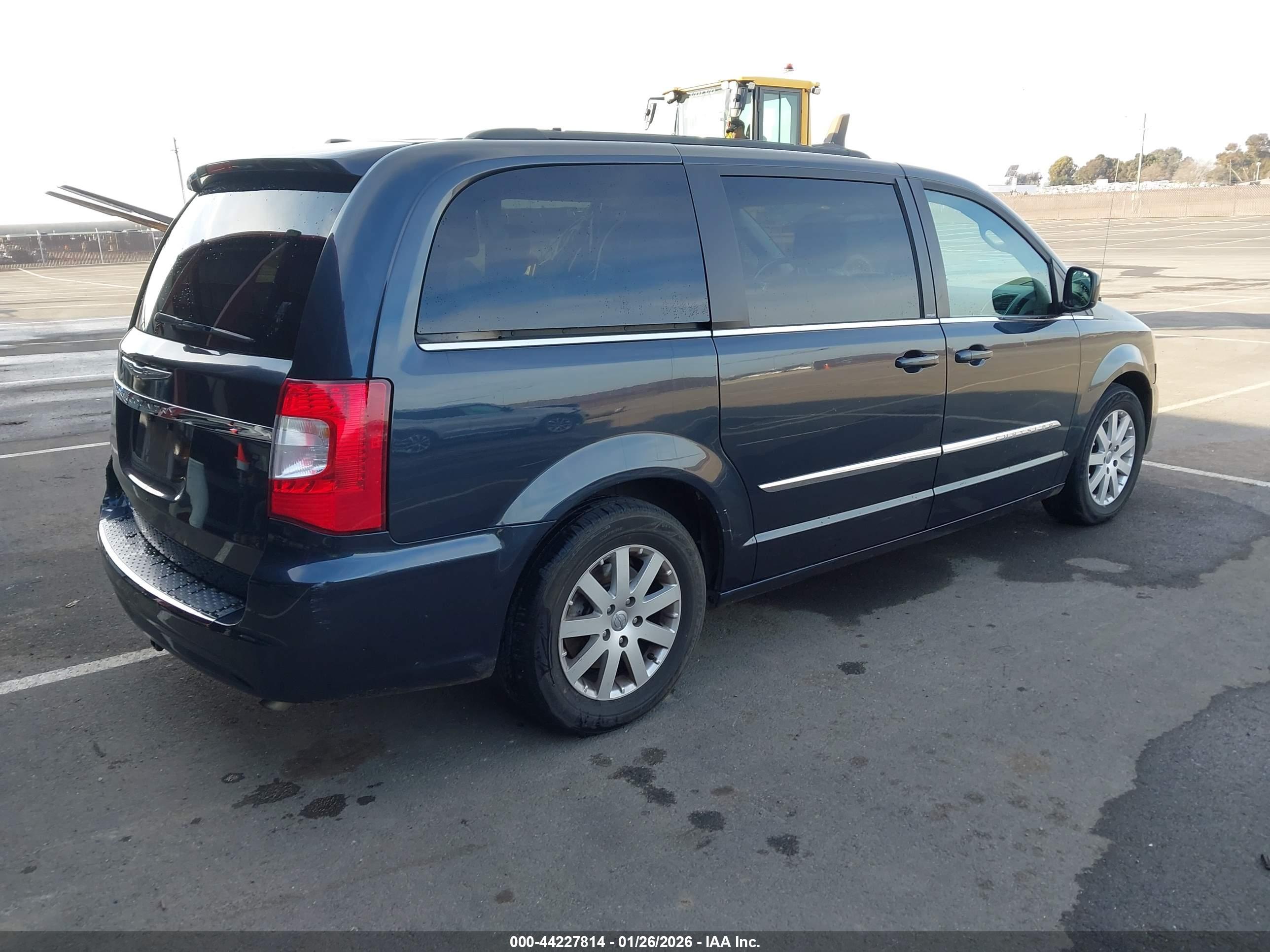 CHRYSLER TOWN image 4