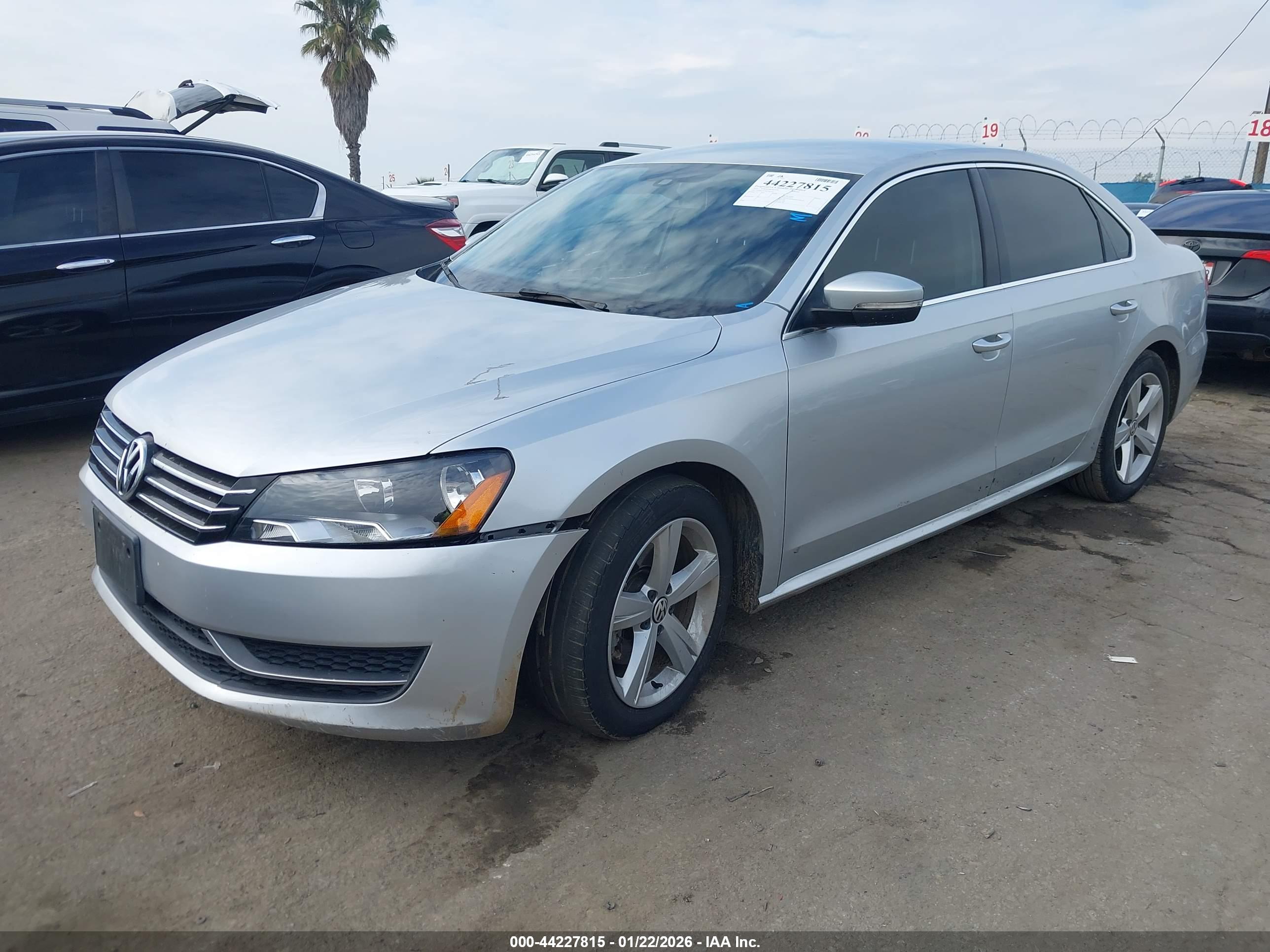 VOLKSWAGEN PASSAT image 2