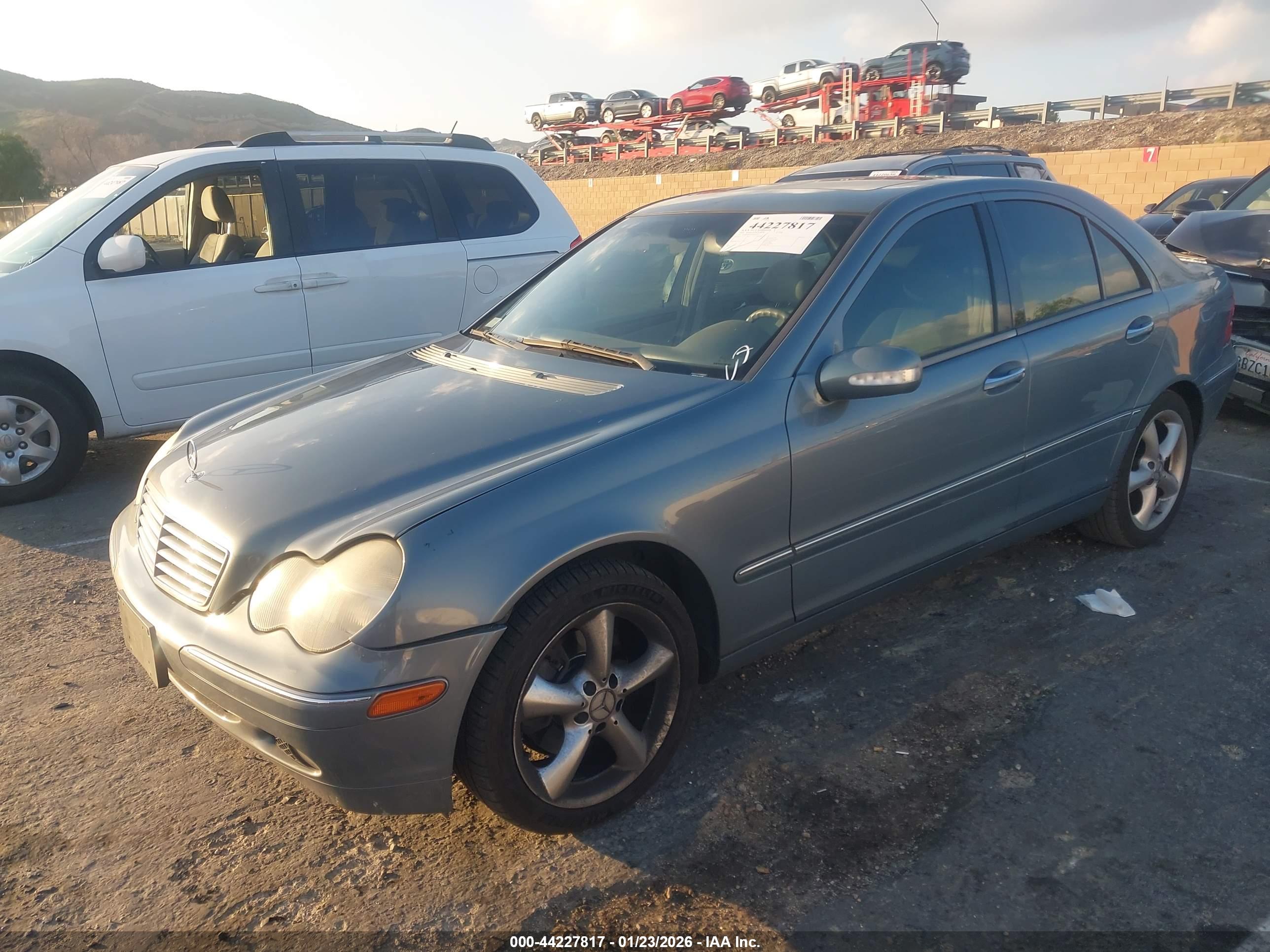 MERCEDES-BENZ C image 2