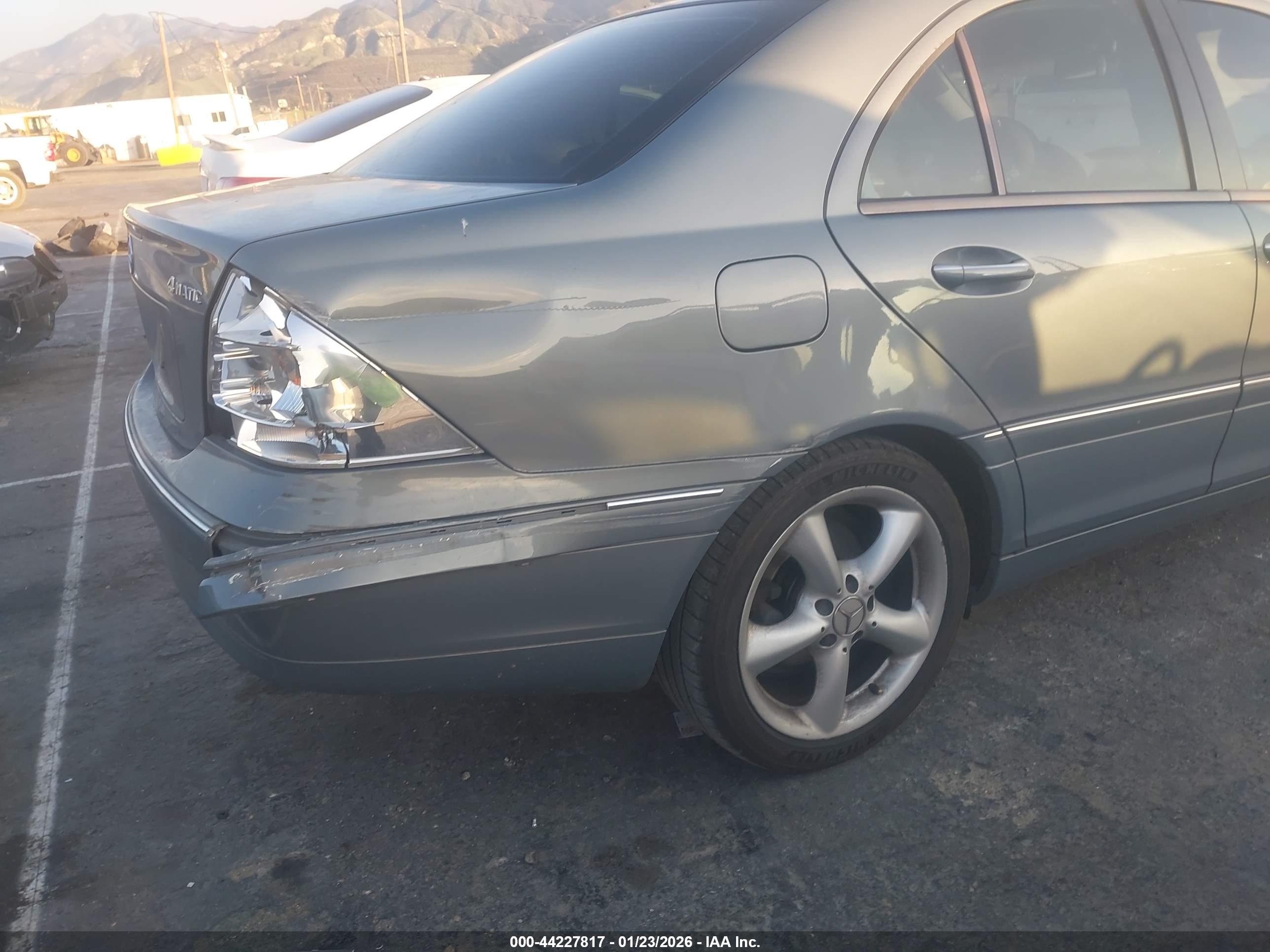 MERCEDES-BENZ C image 6