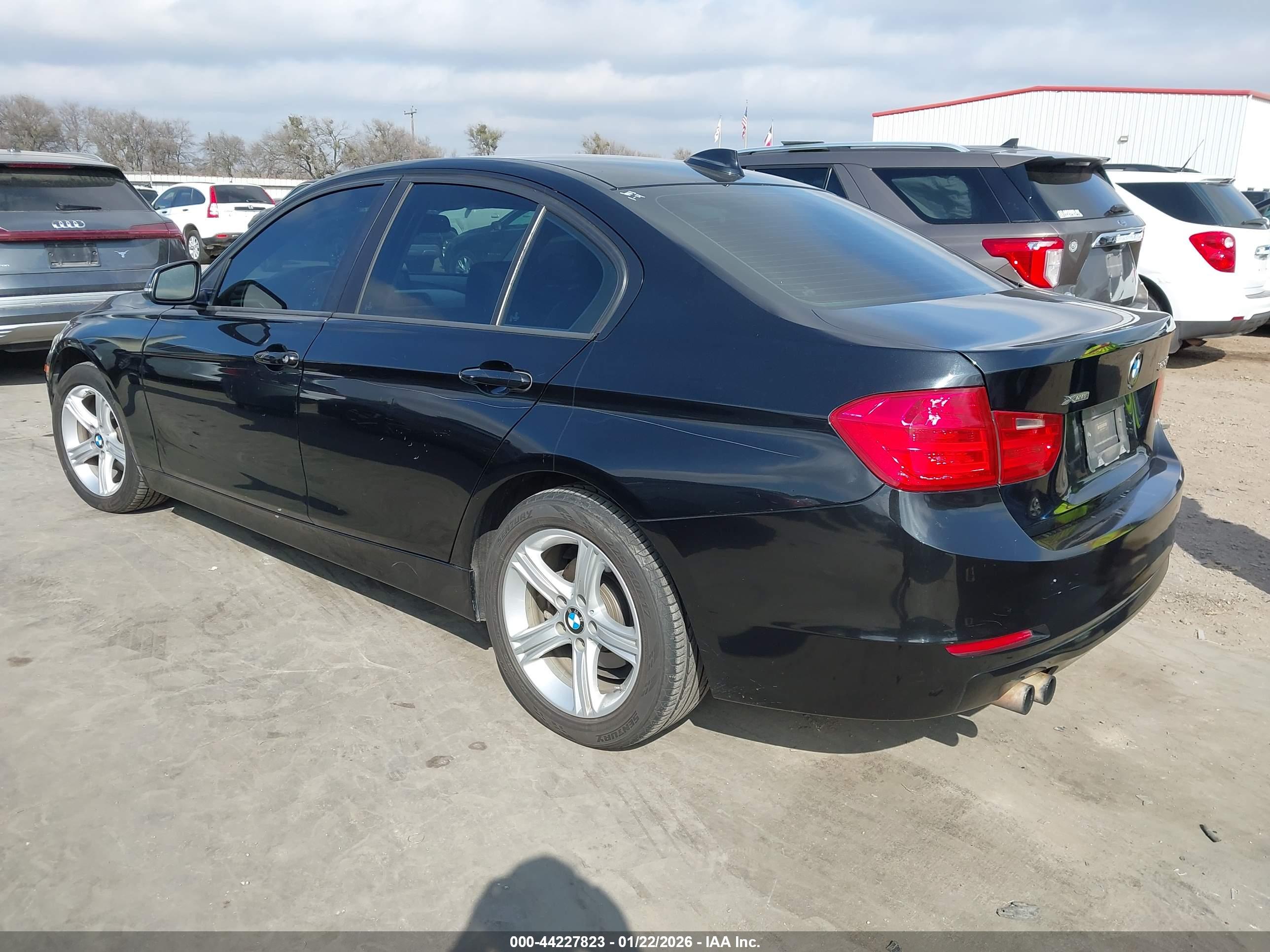 BMW 328I image 3