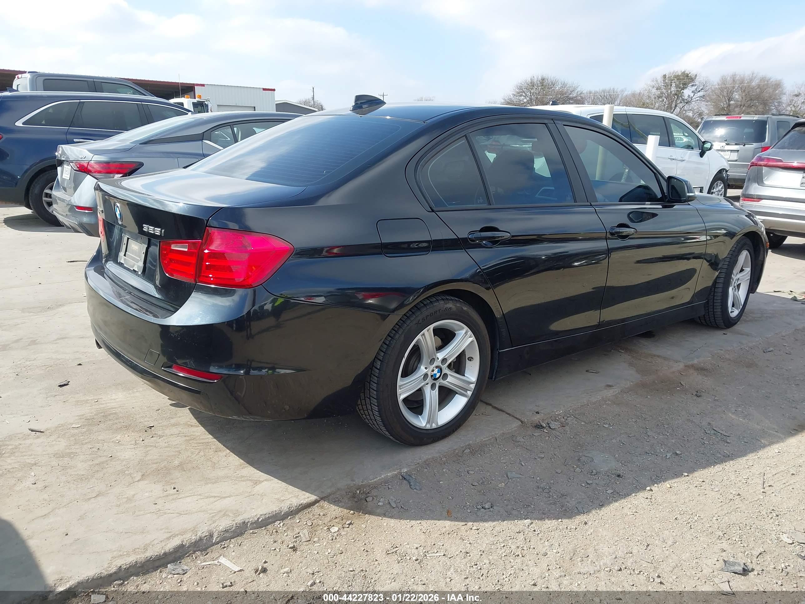 BMW 328I image 4