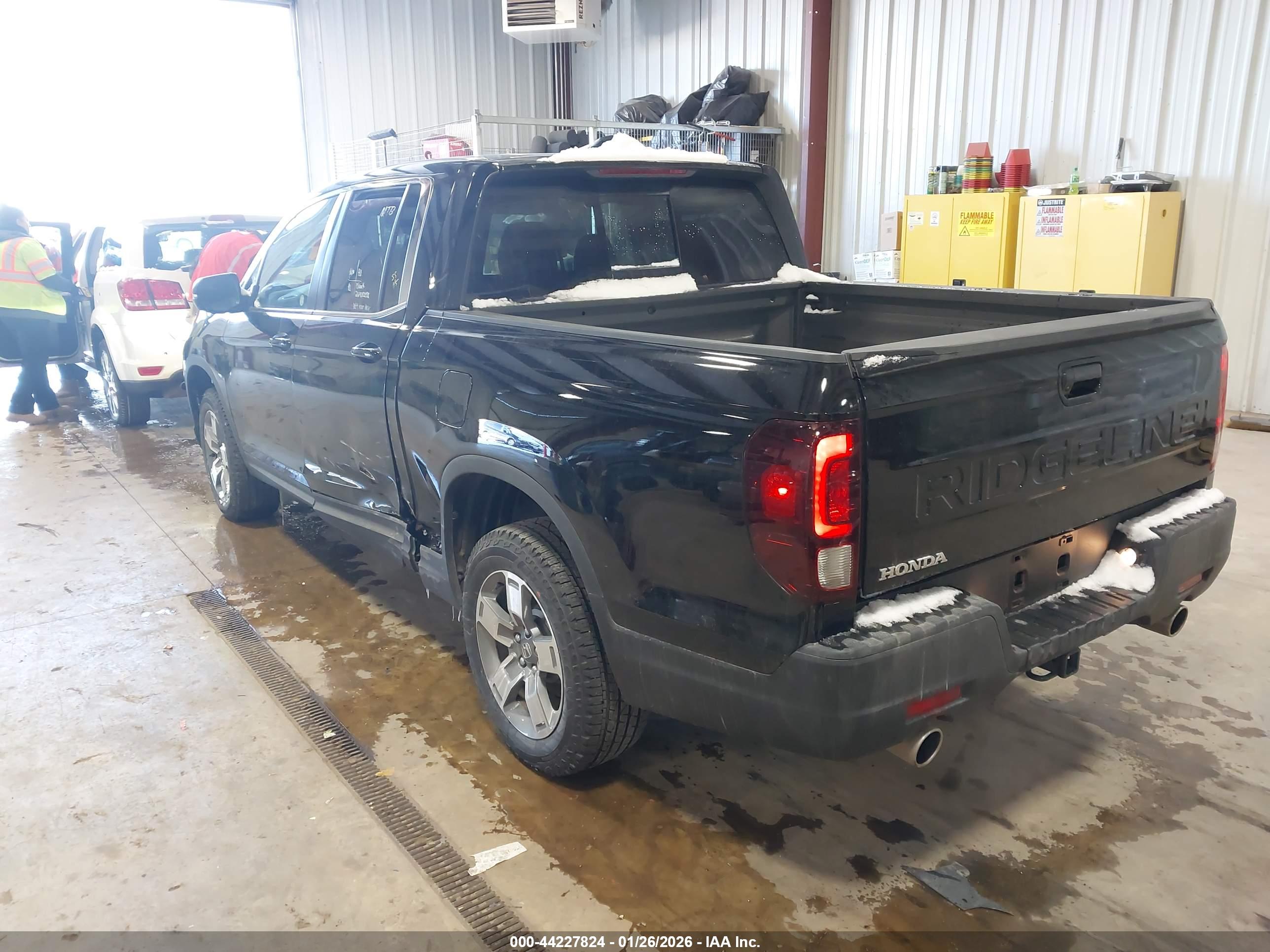 HONDA RIDGELINE image 3