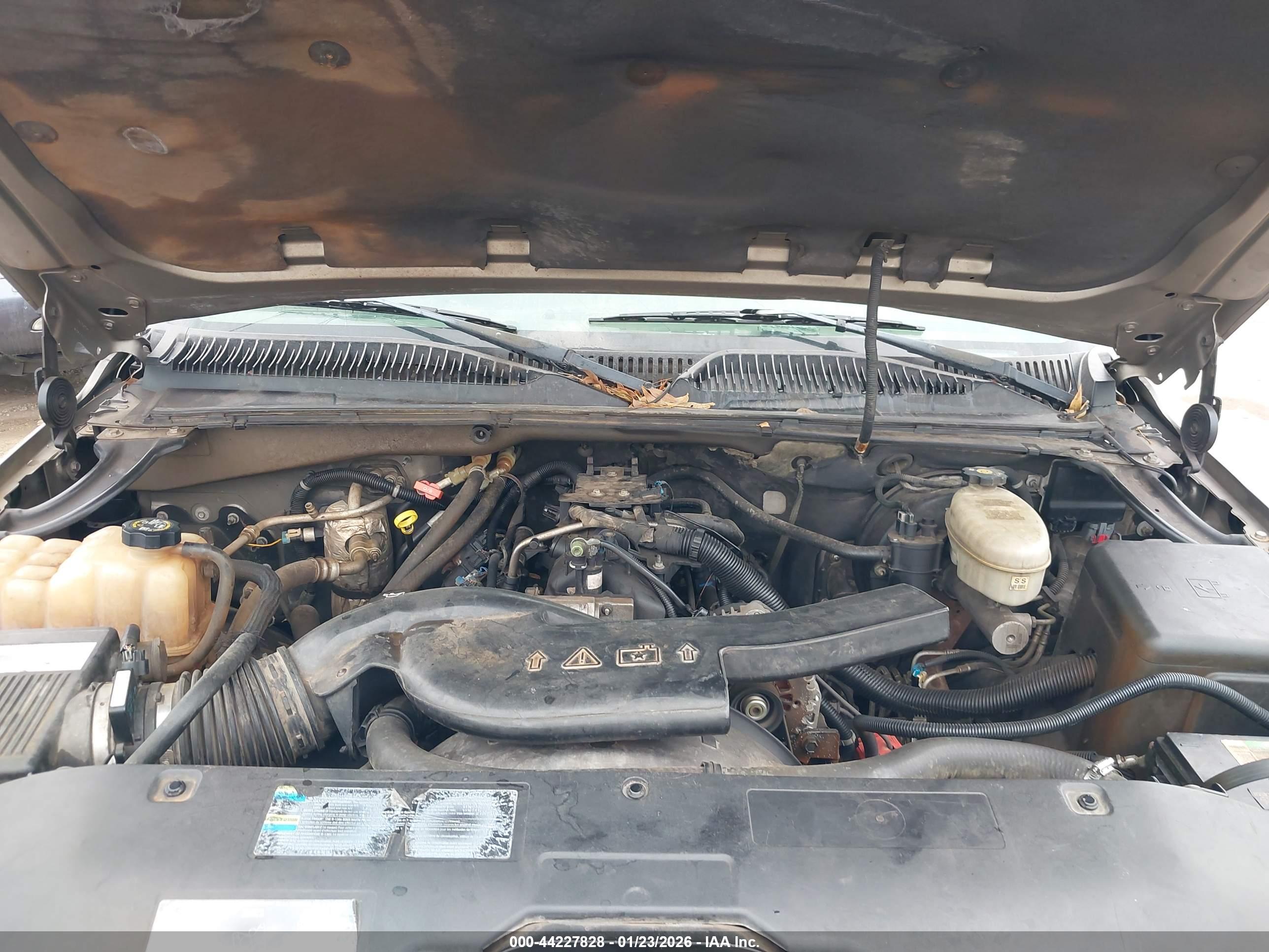 CHEVROLET TAHOE image 10