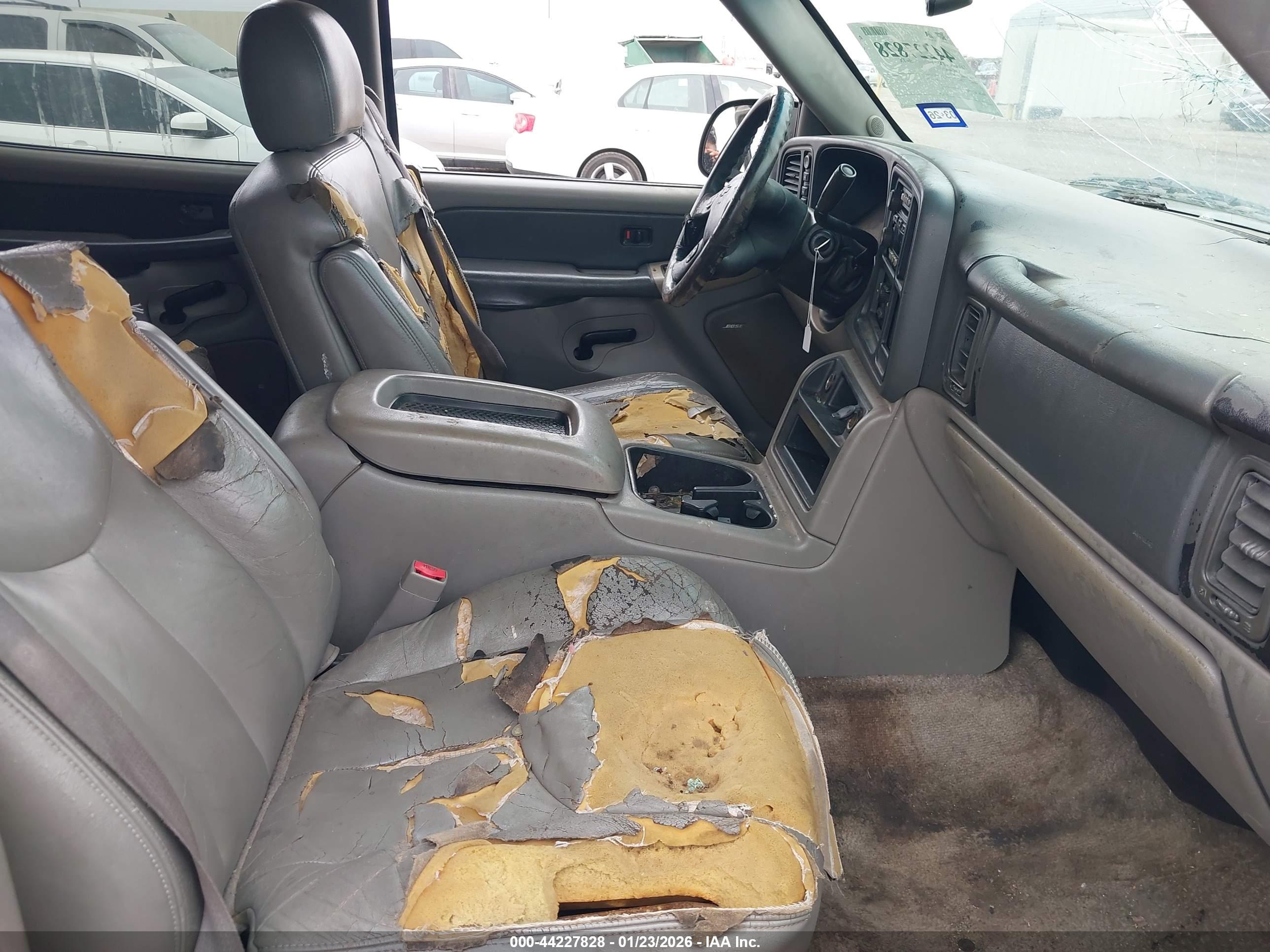 CHEVROLET TAHOE image 5