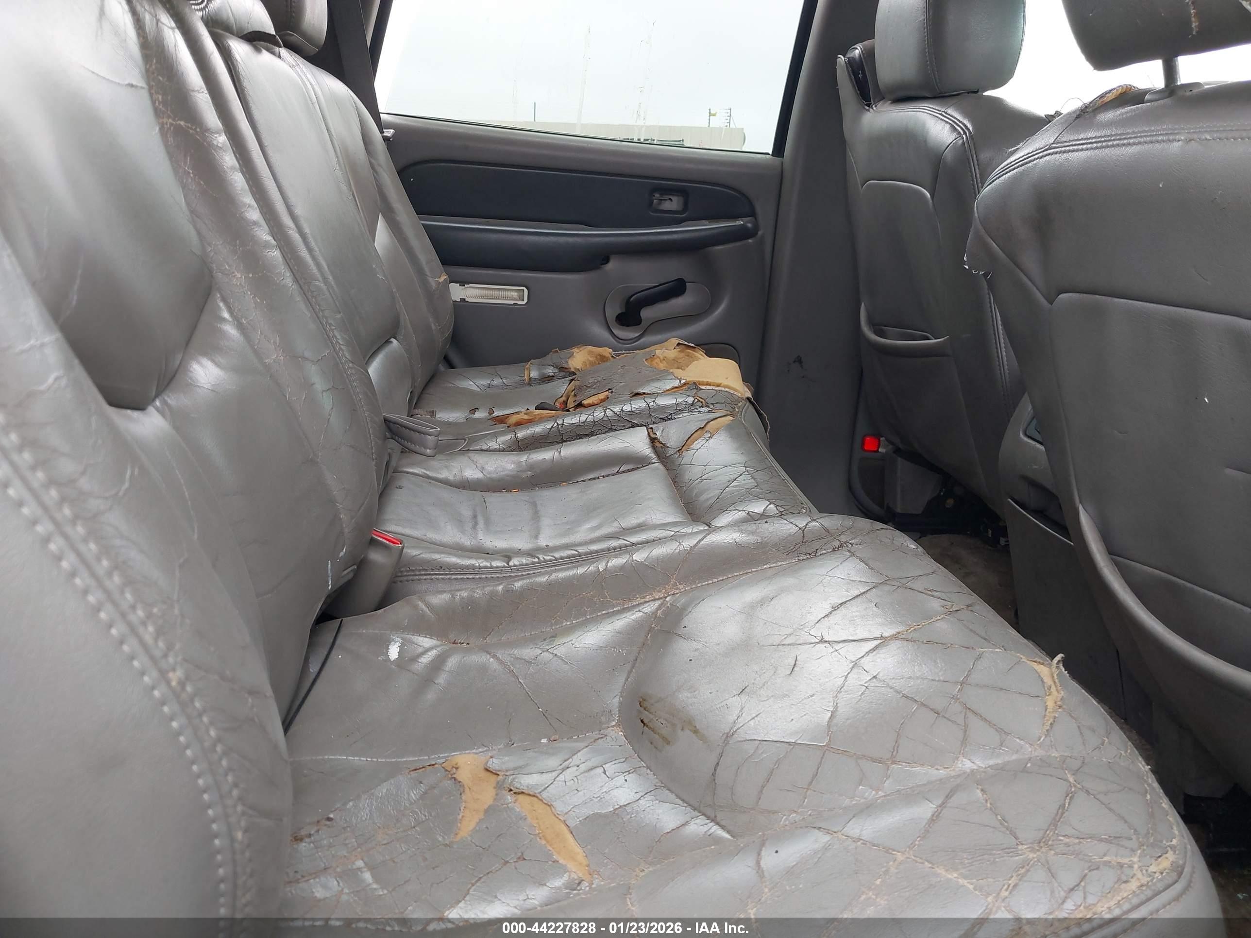 CHEVROLET TAHOE image 8