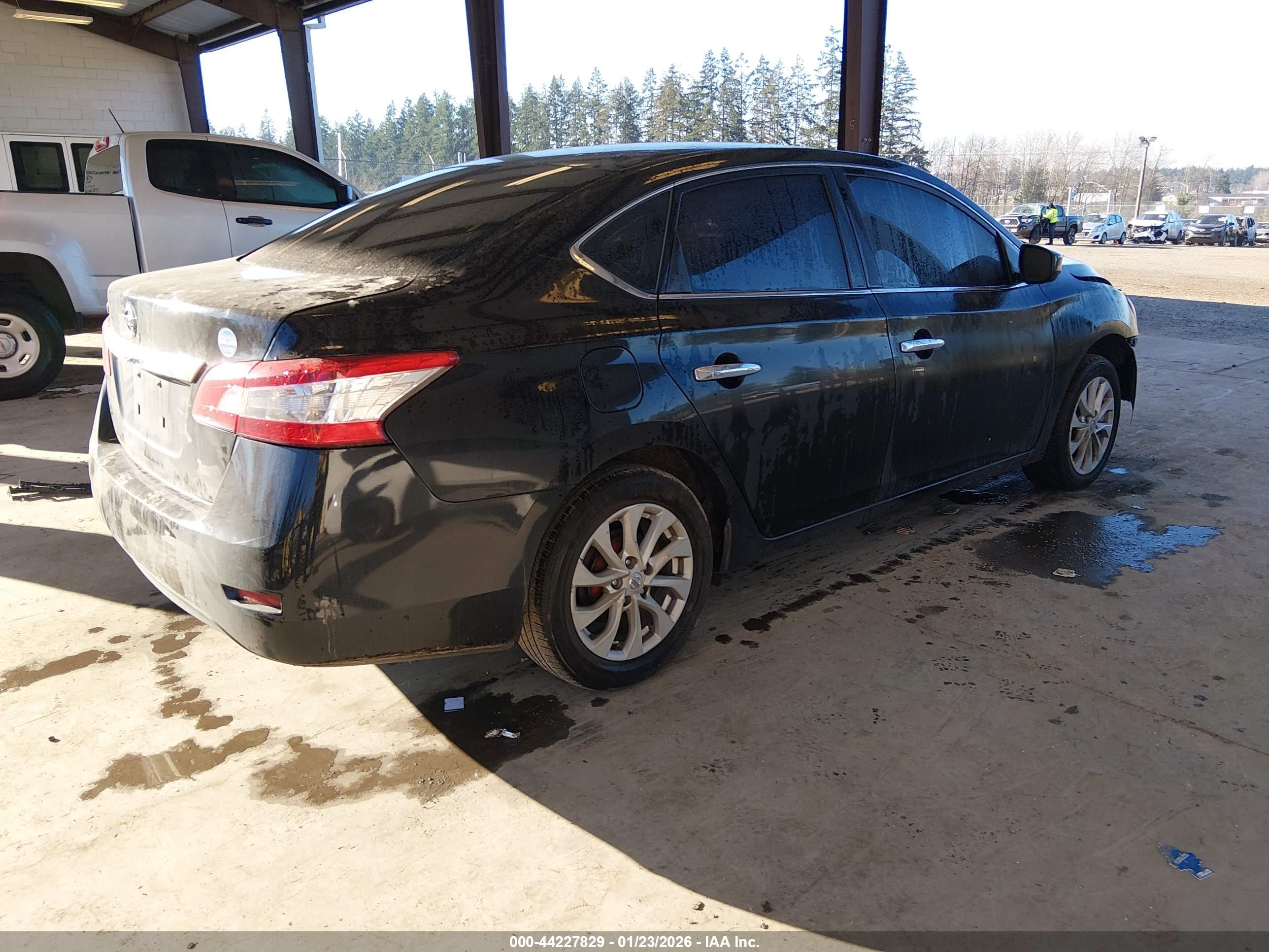 NISSAN SENTRA image 4