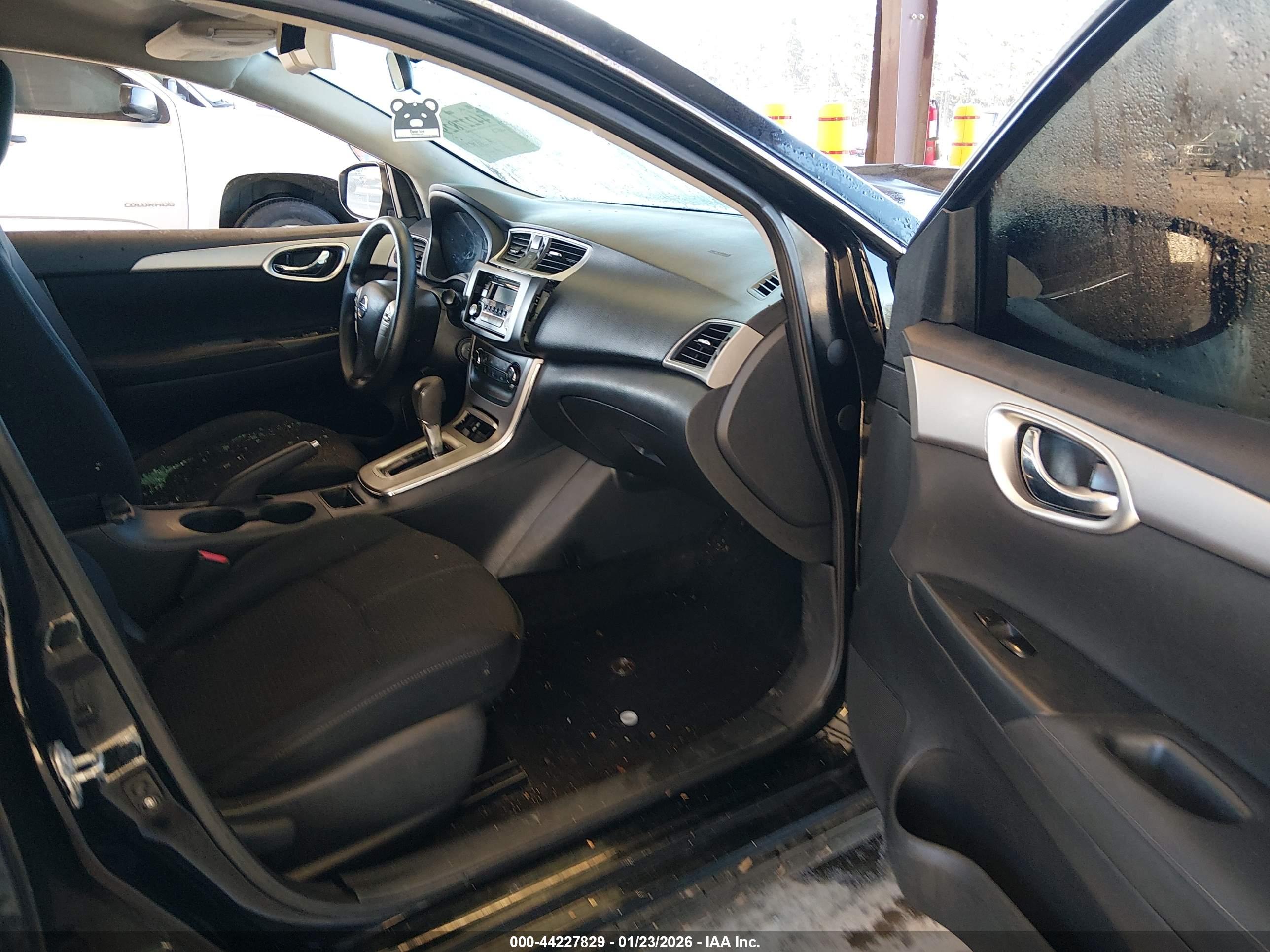 NISSAN SENTRA image 5