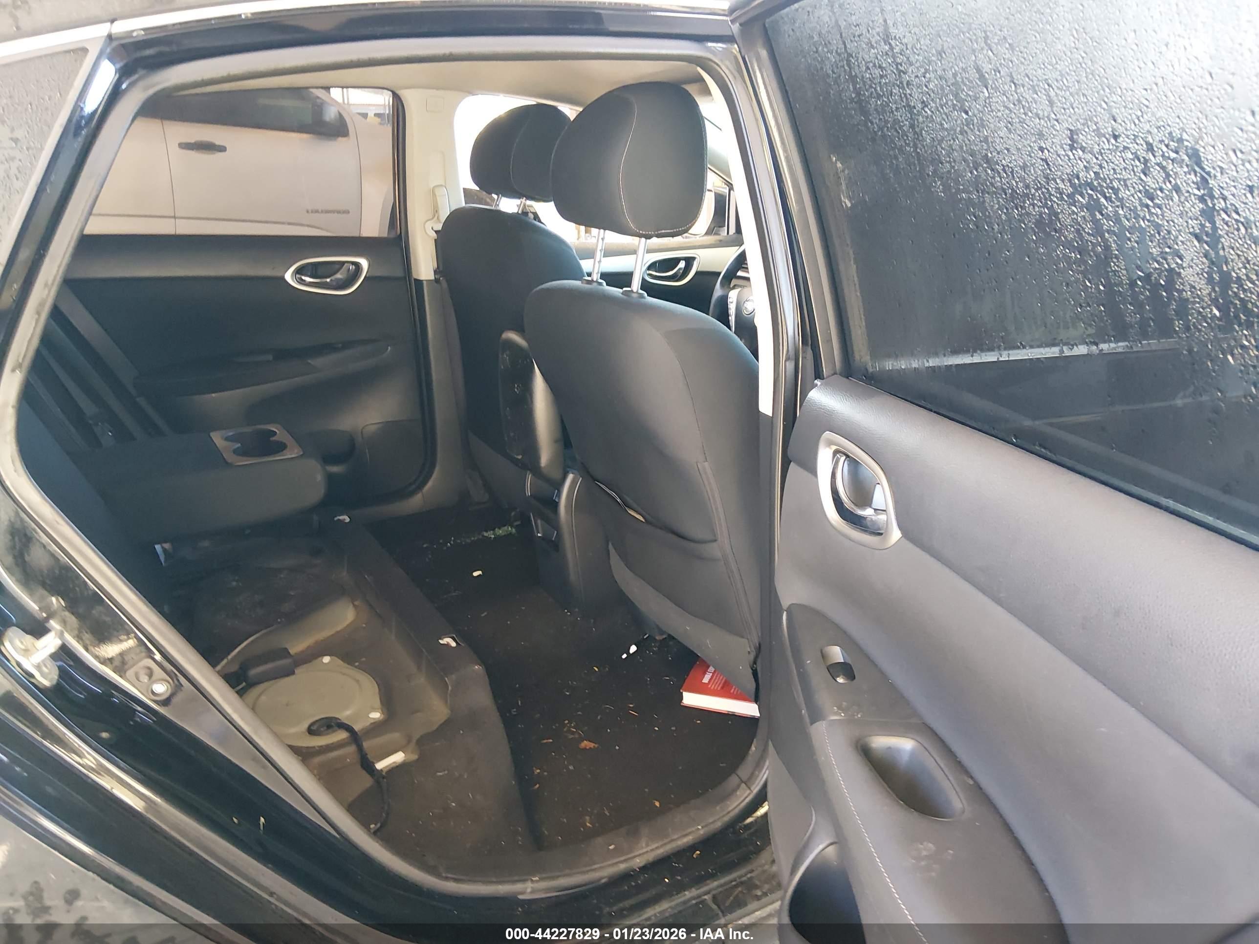 NISSAN SENTRA image 8