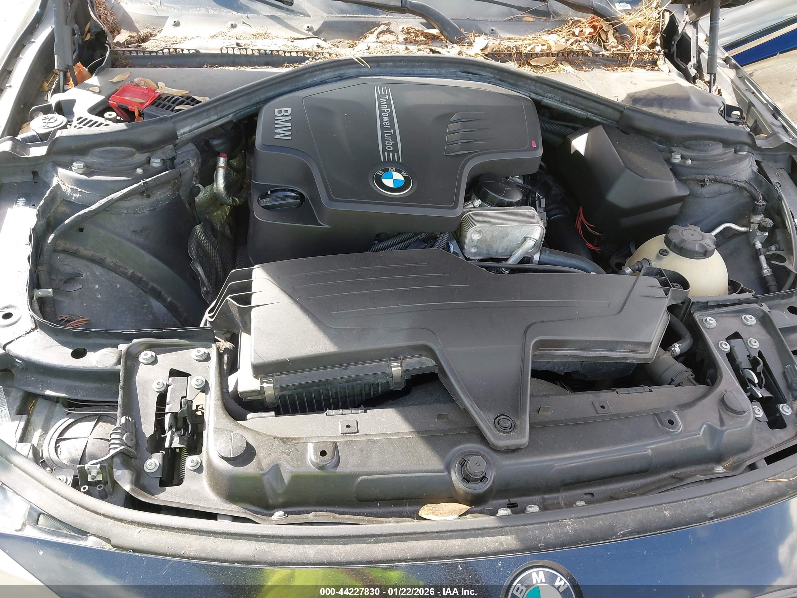 BMW 320I image 10