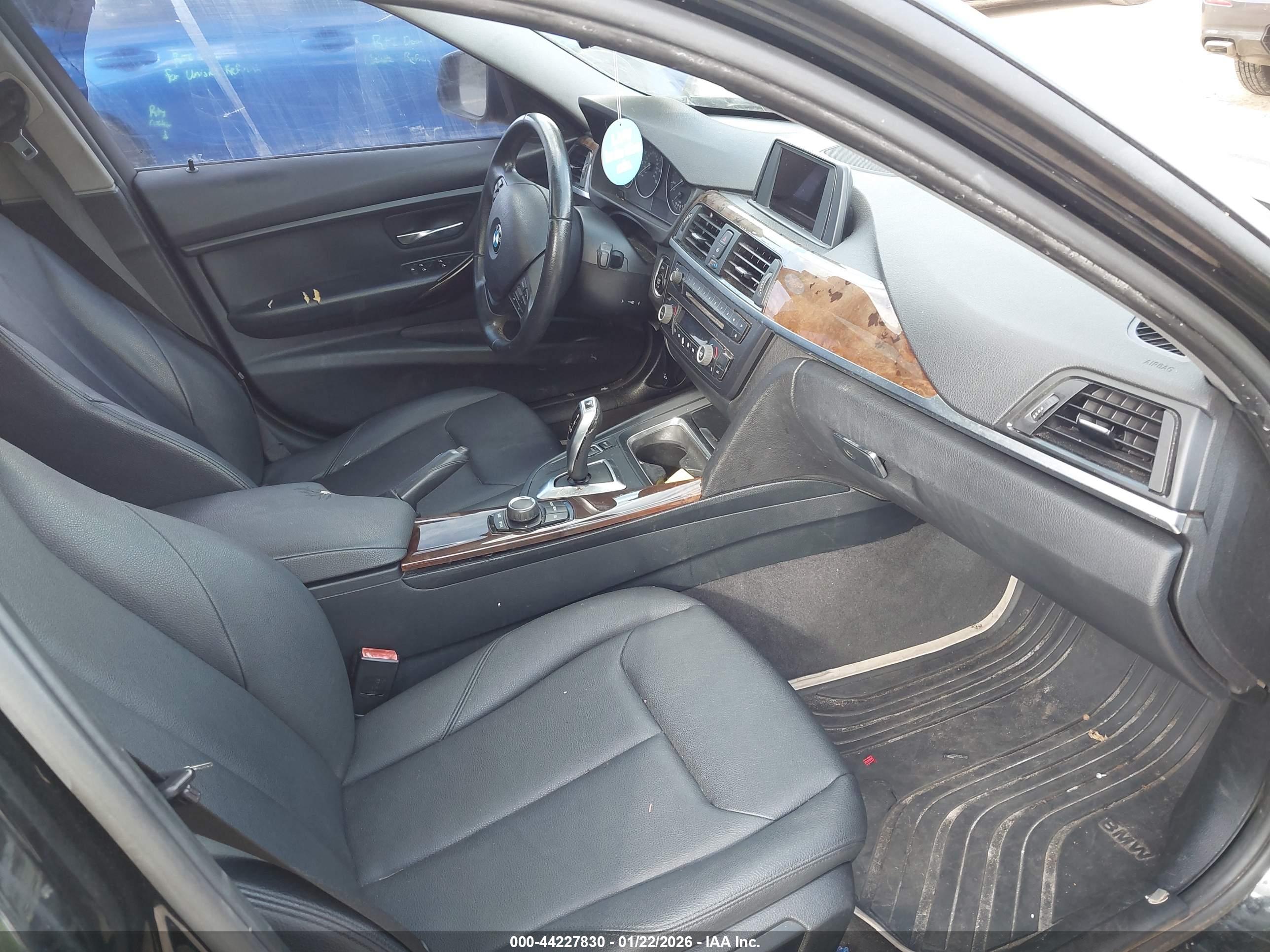 BMW 320I image 5