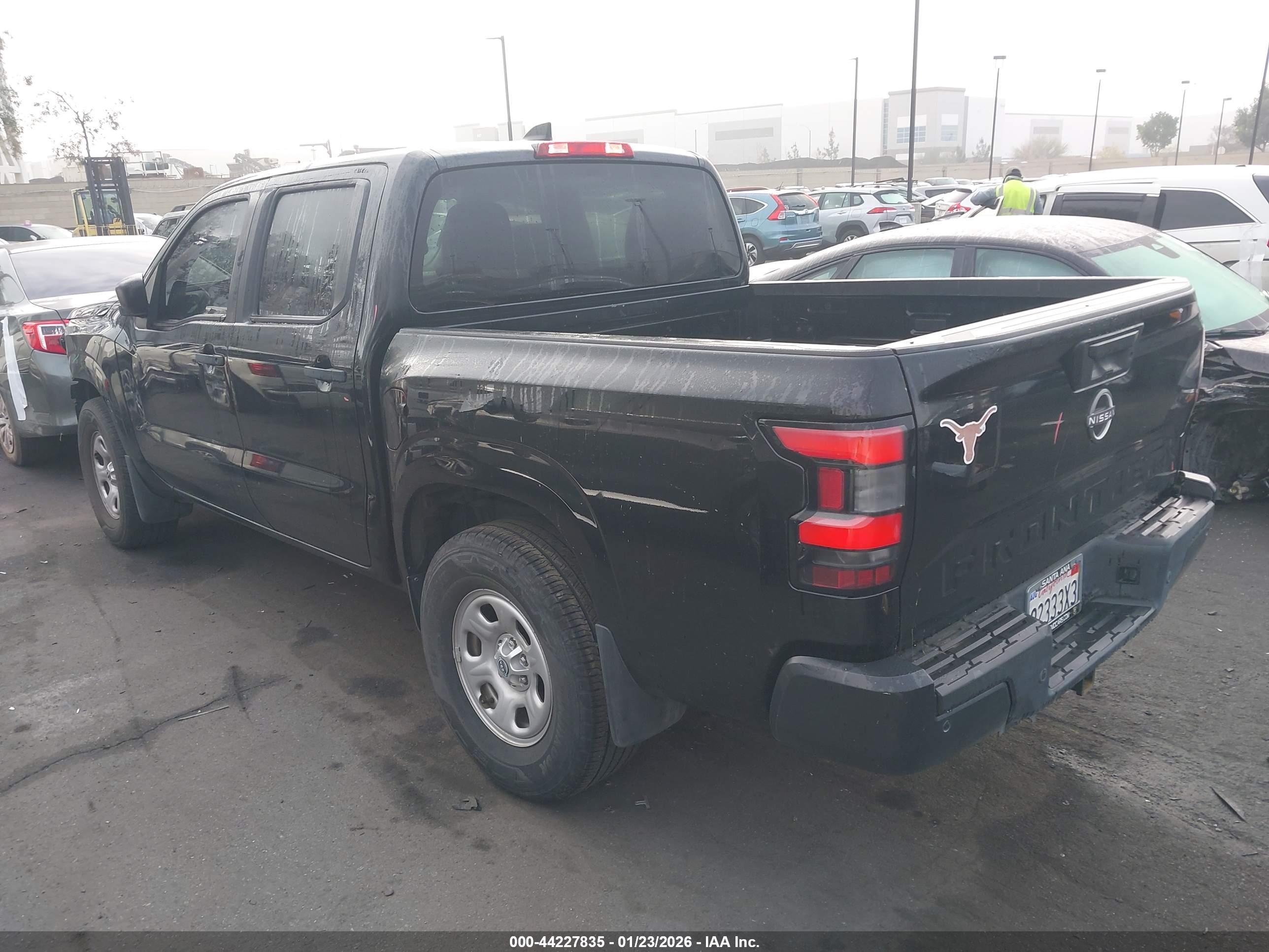 NISSAN FRONTIER image 3